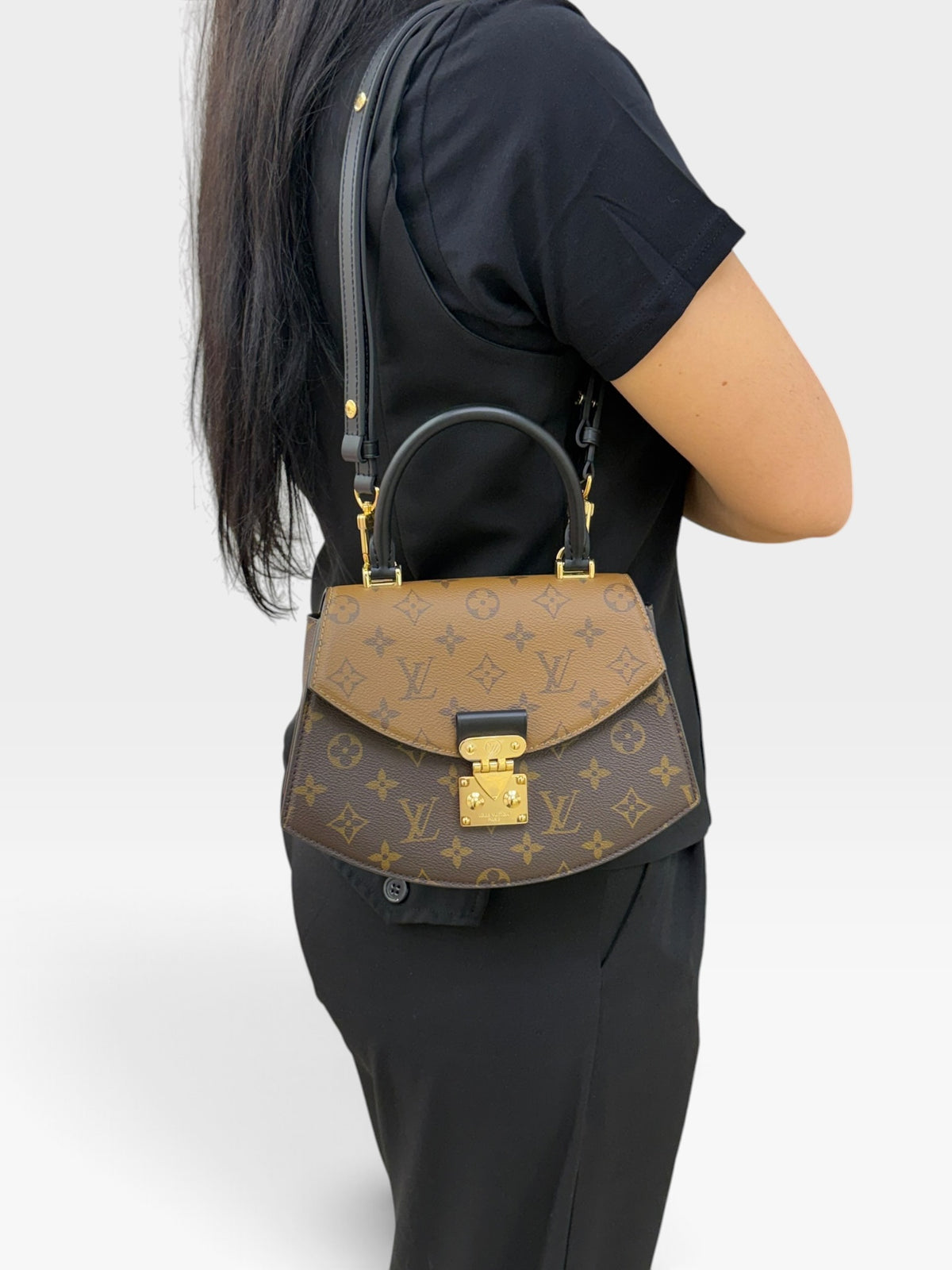 Louis Vuitton Tilsit Monogram