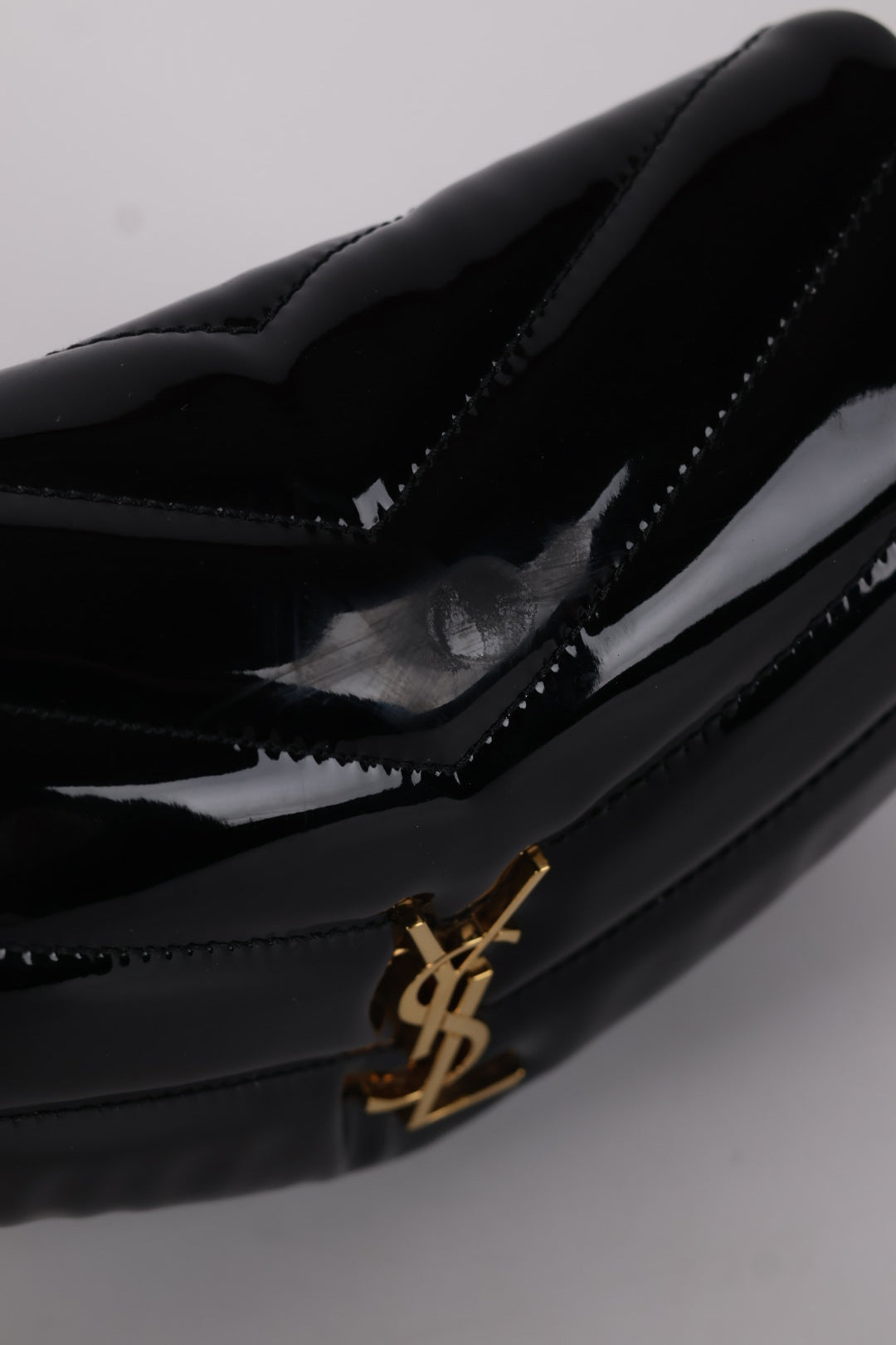 Saint Laurent Lou Lou Toy Vernis