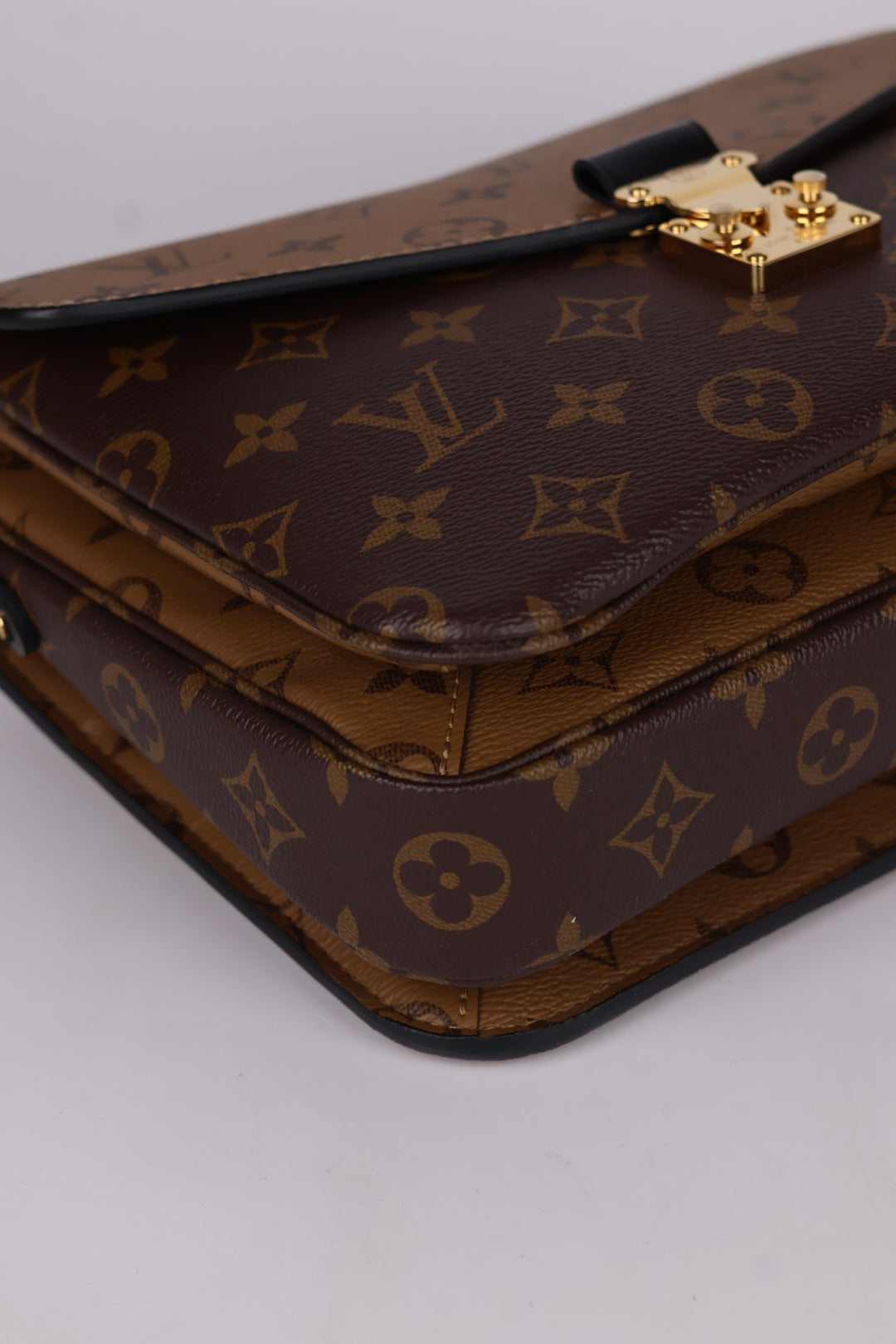 Louis Vuitton Métis Reverse