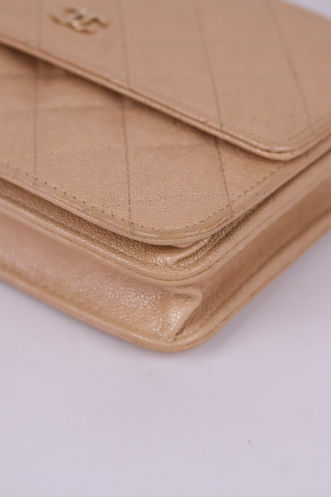 Chanel Pochette con Catena Caviar Perlato