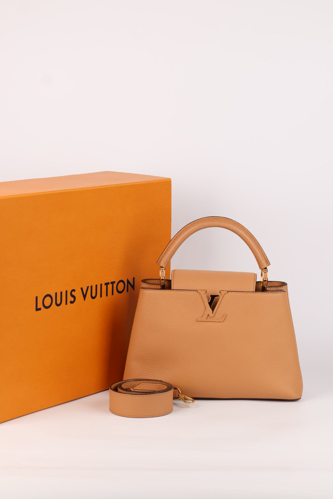 Louis Vuitton Capucines MM Arizona