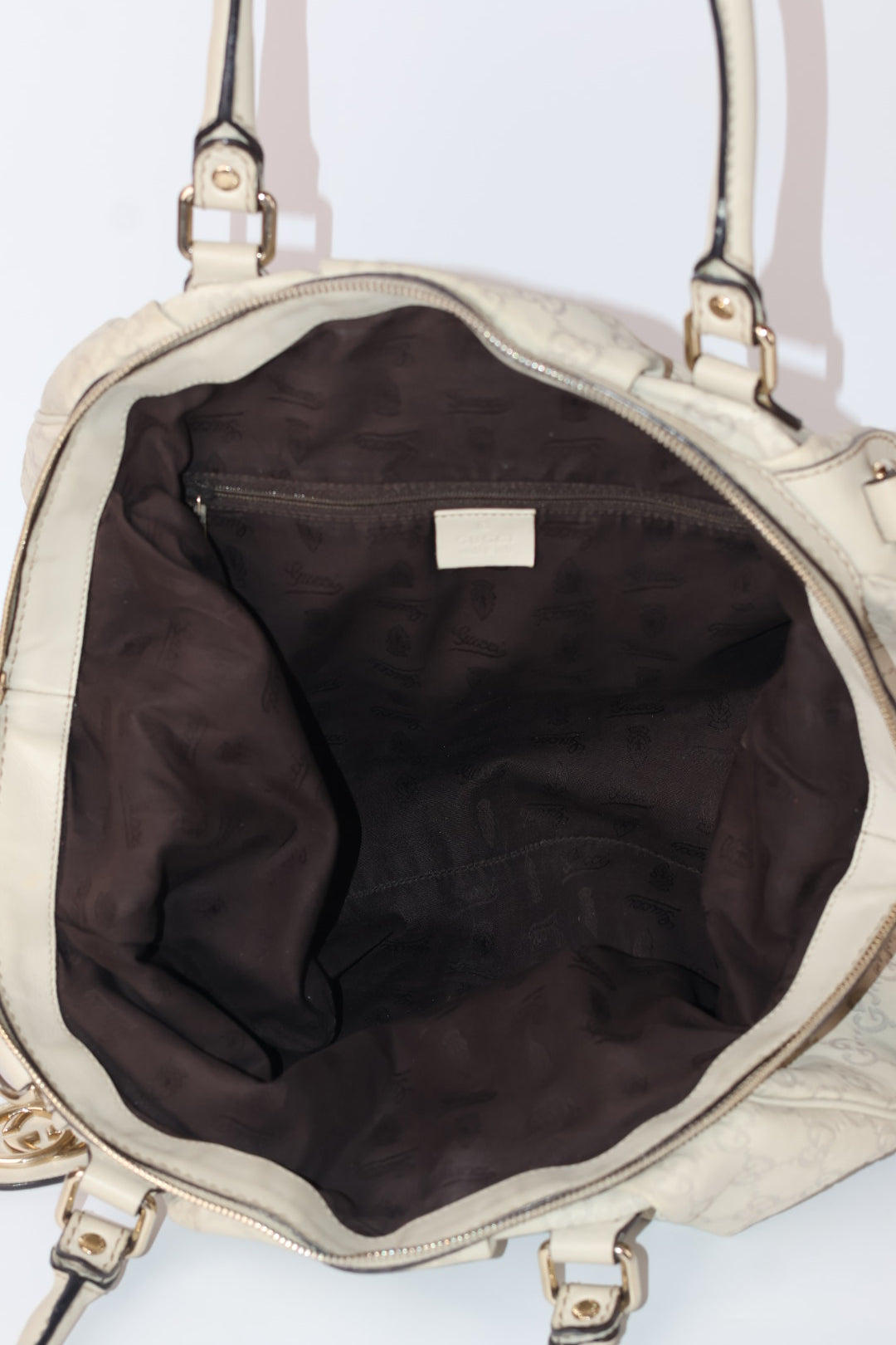 Gucci Boston Sukey GG Signature