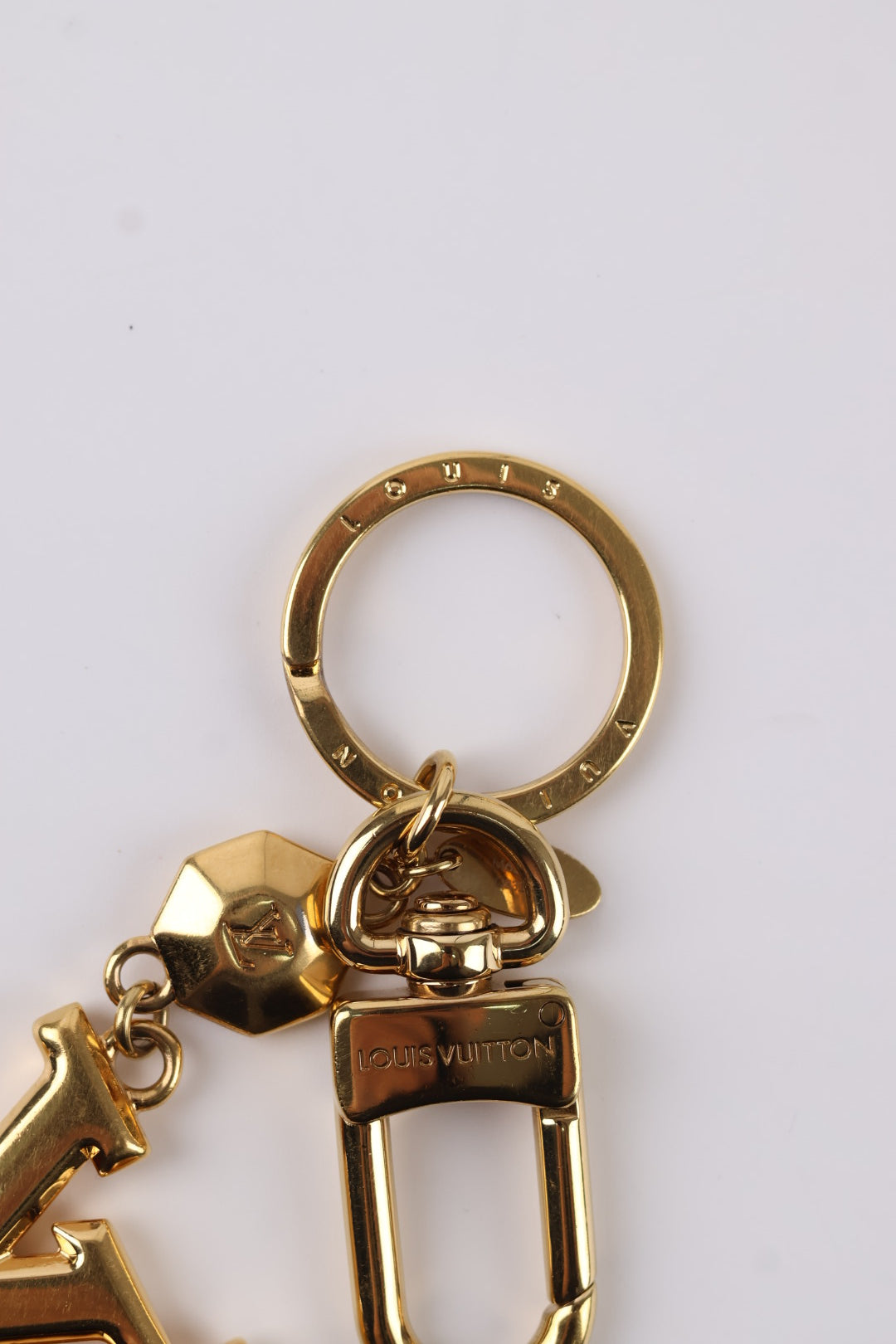 Louis Vuitton Charm LV Facettes  