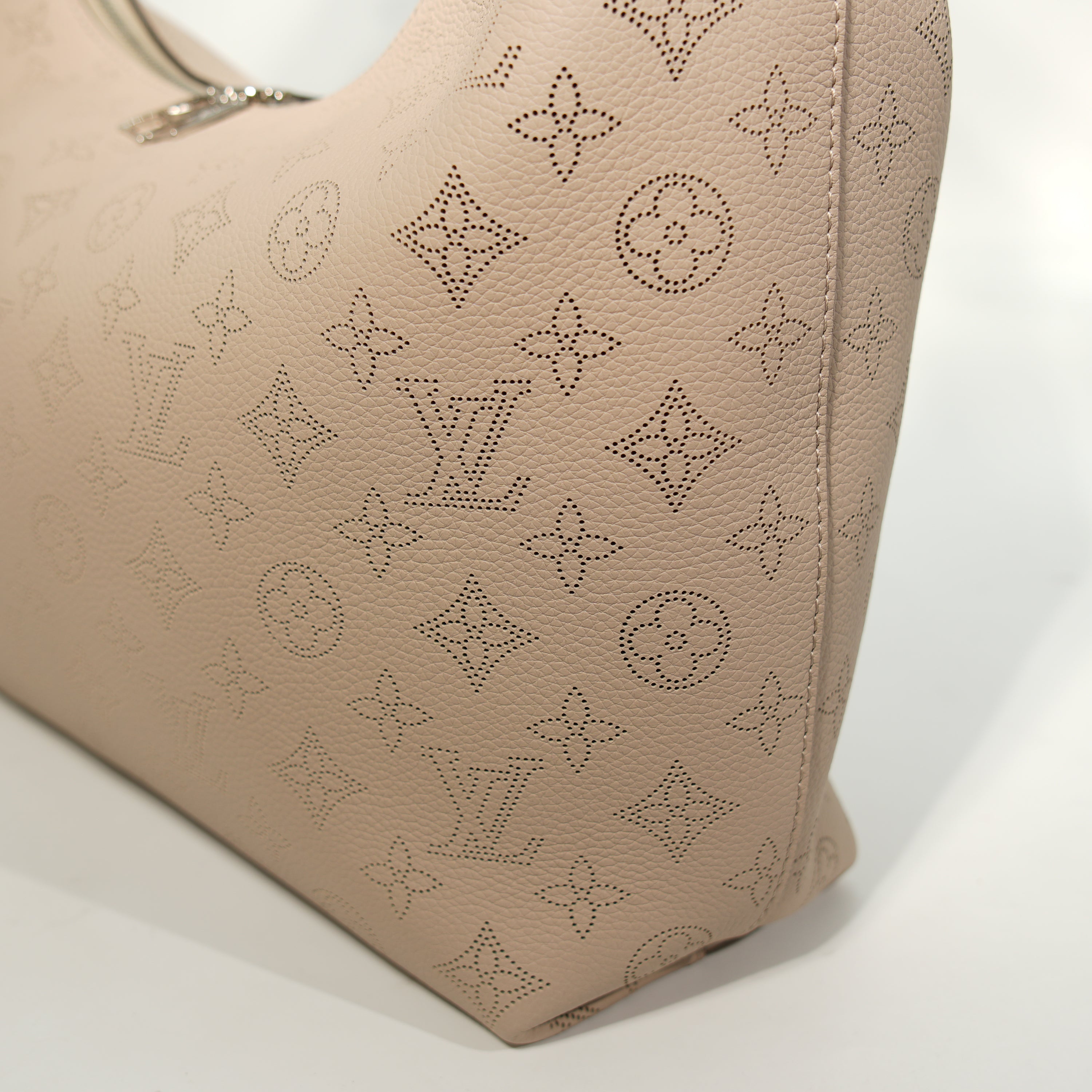 Louis Vuitton Why Knot MM Mahina