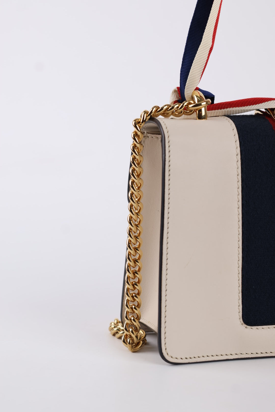 Gucci Sylvie Mini in Pelle