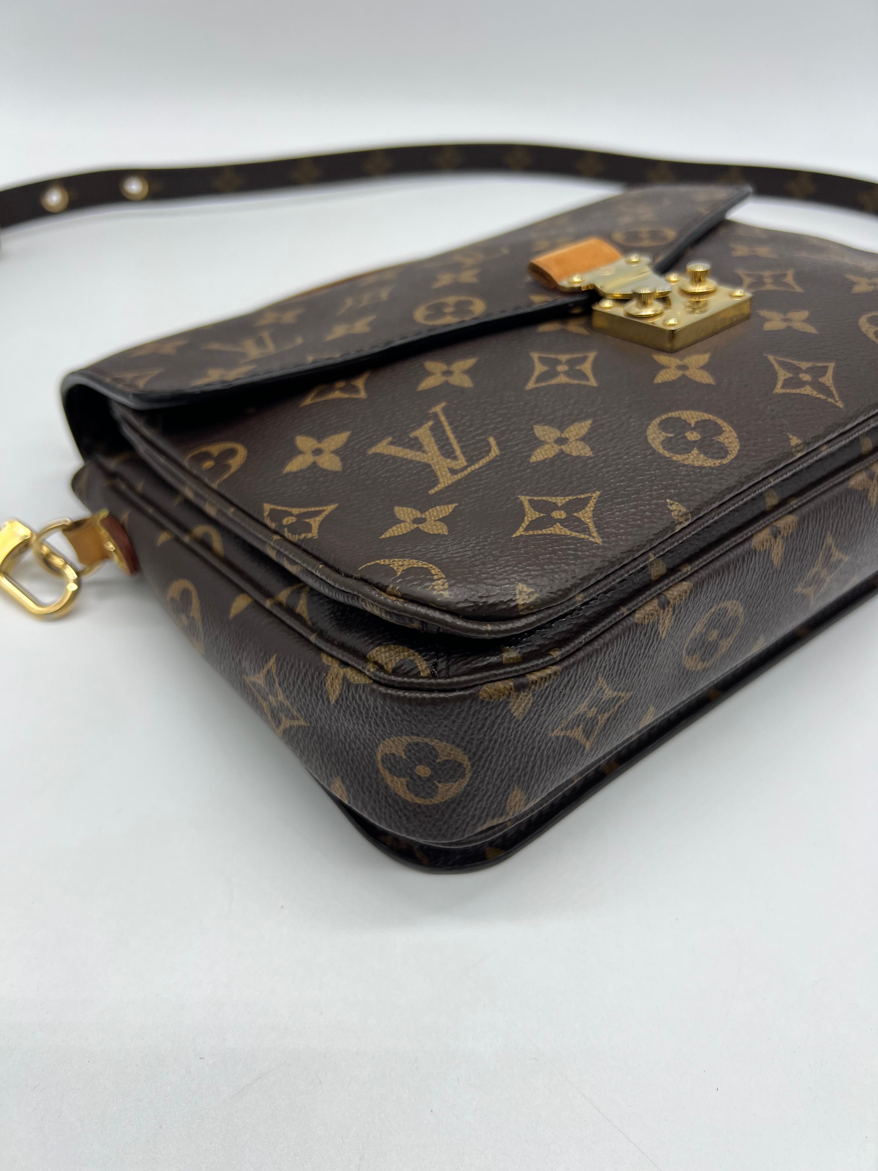 Louis Vuitton Métis Monogram