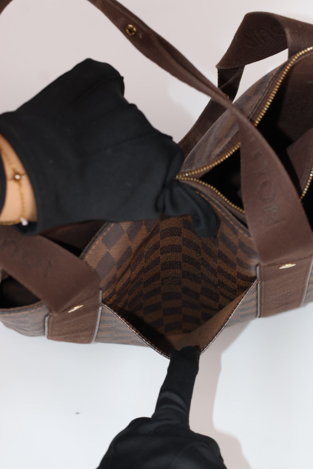 Louis Vuitton Beaubourg Damier