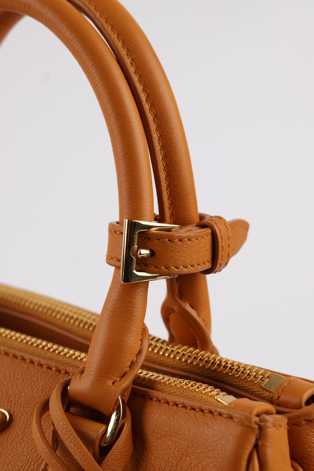 Prada Galleria Small in Pelle