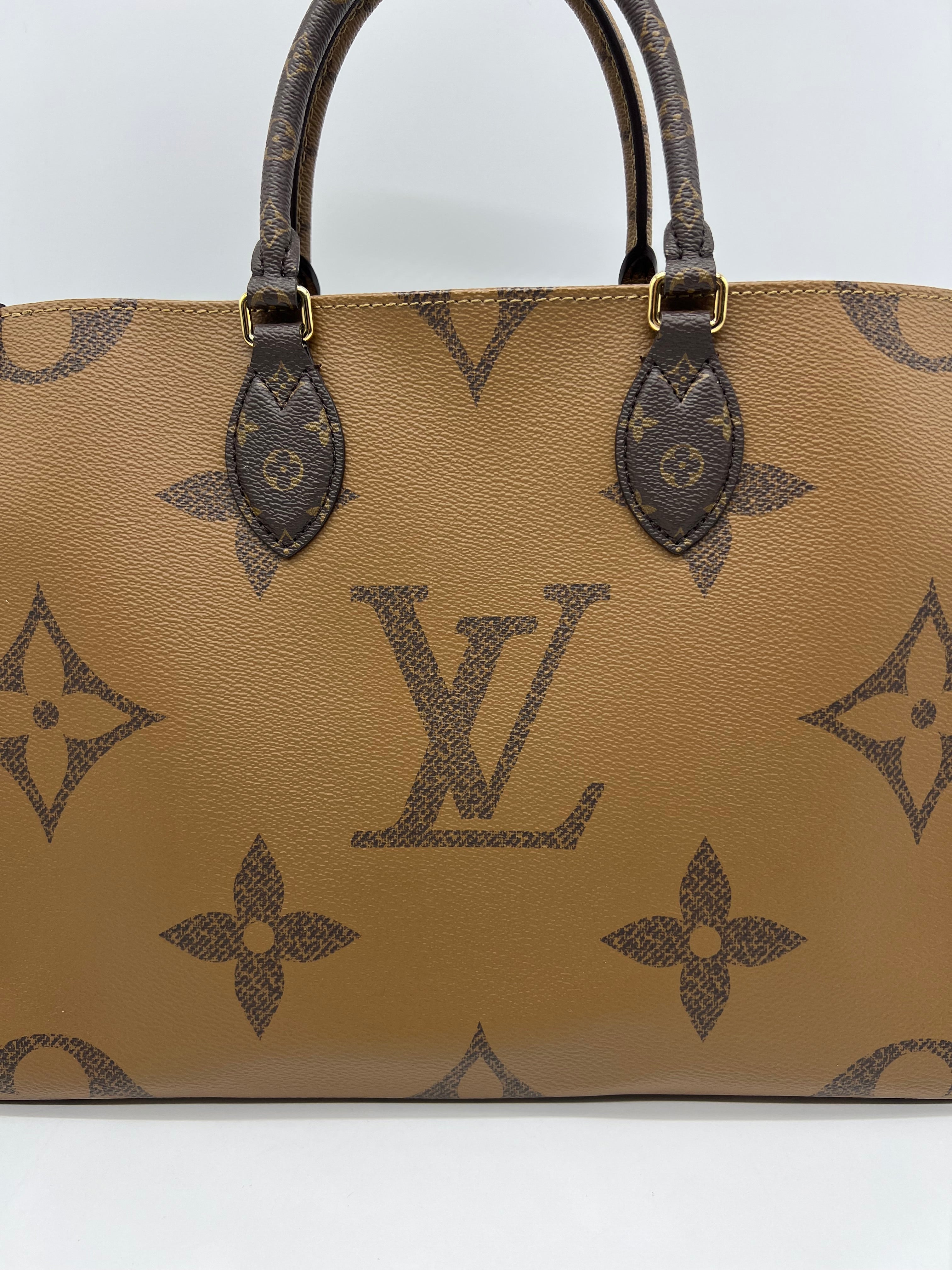 Louis Vuitton OnTheGo MM