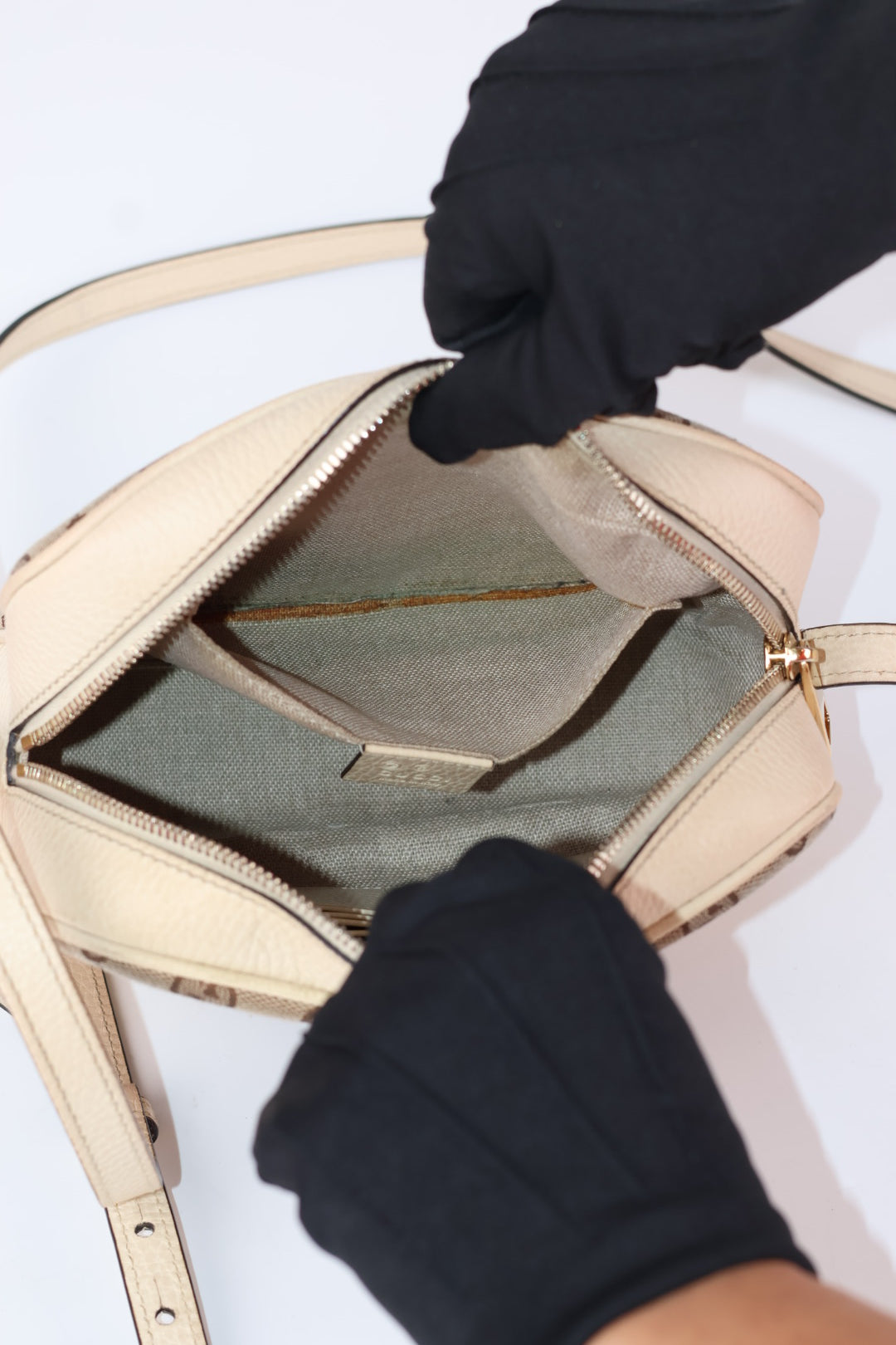 Gucci Camera Bag GG Wave