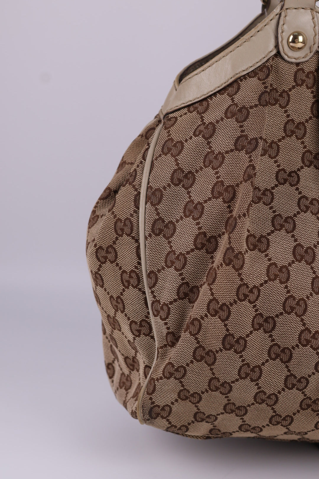 Gucci Sukey Small GG Wave