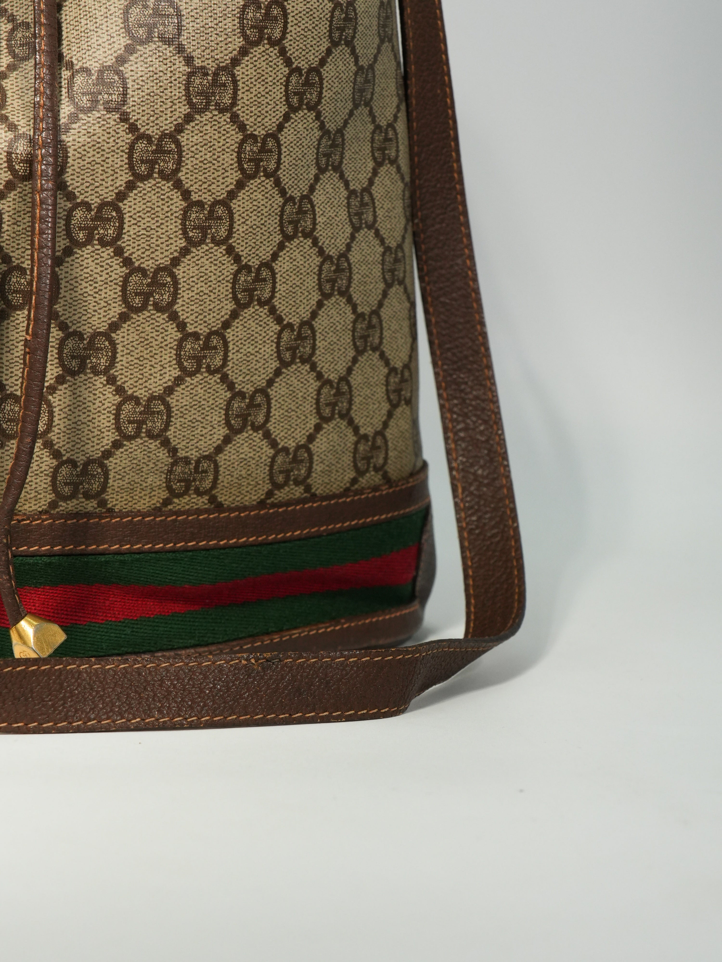 Gucci Bucket GG Supreme Vintage