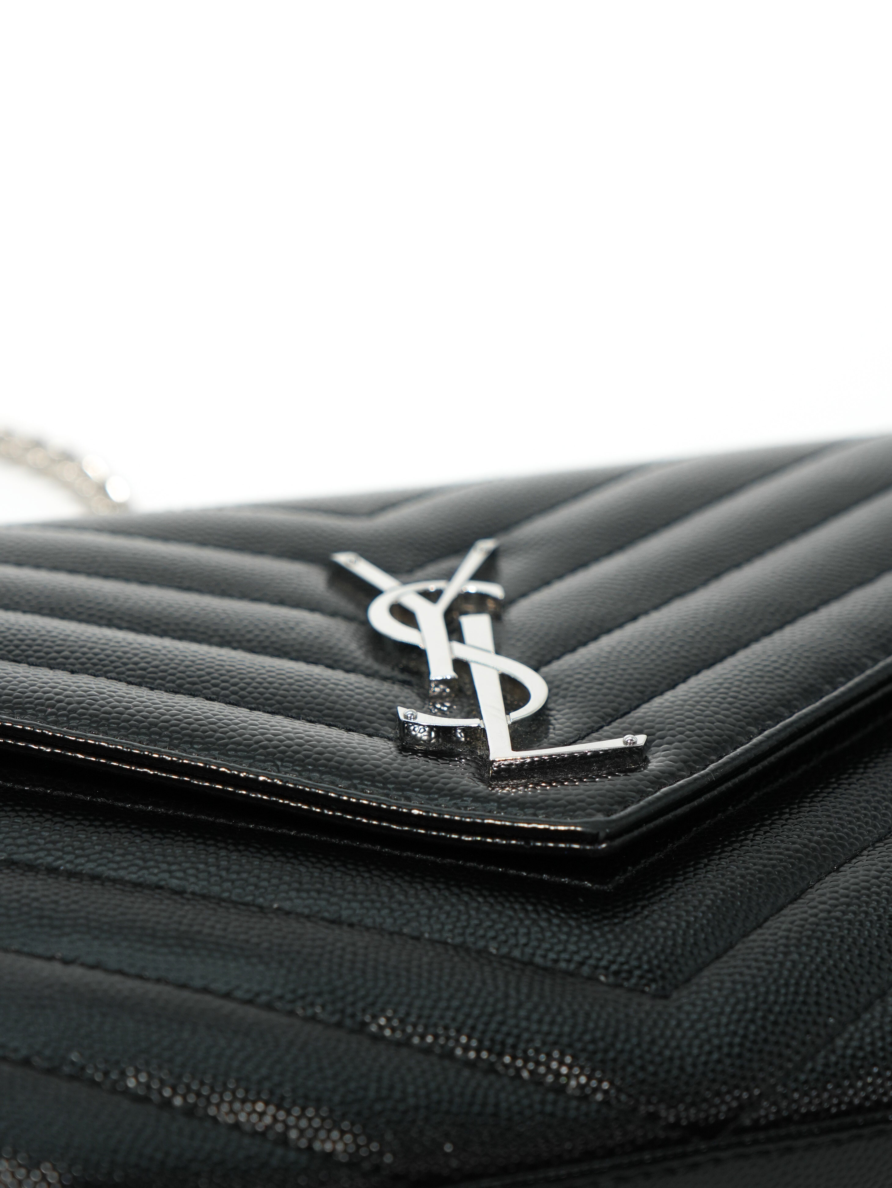 Saint Laurent Cassandre Grain de Poudre