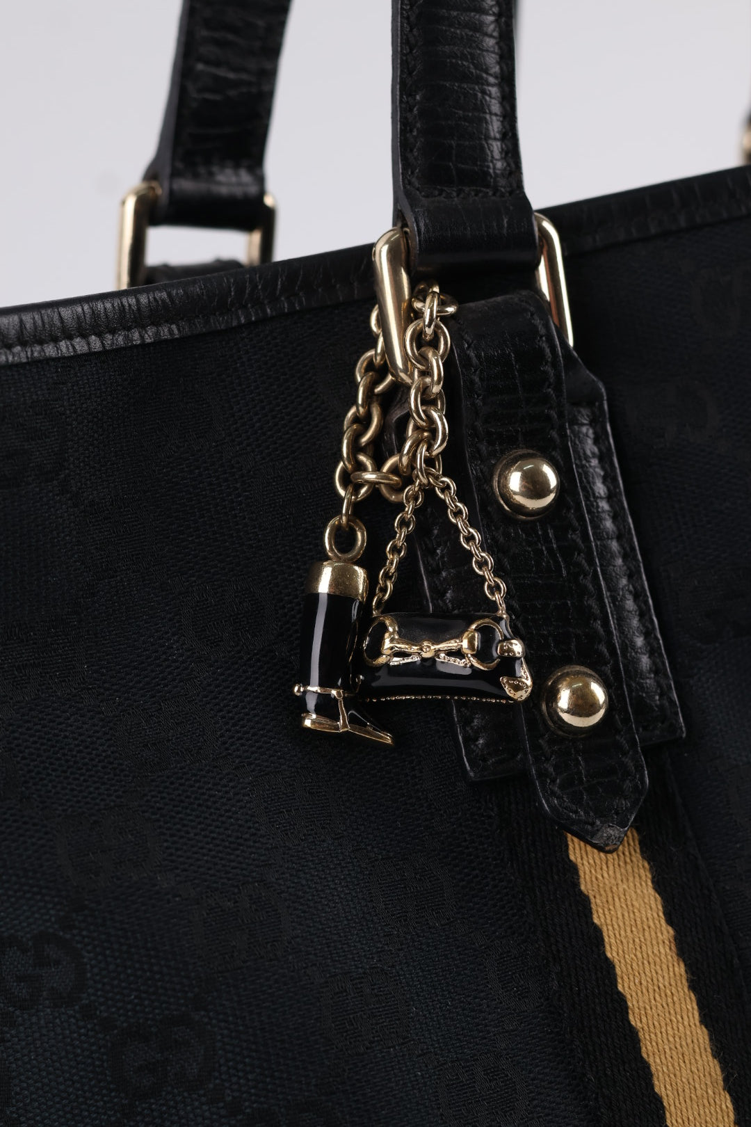 Gucci Tote GG Wave Small