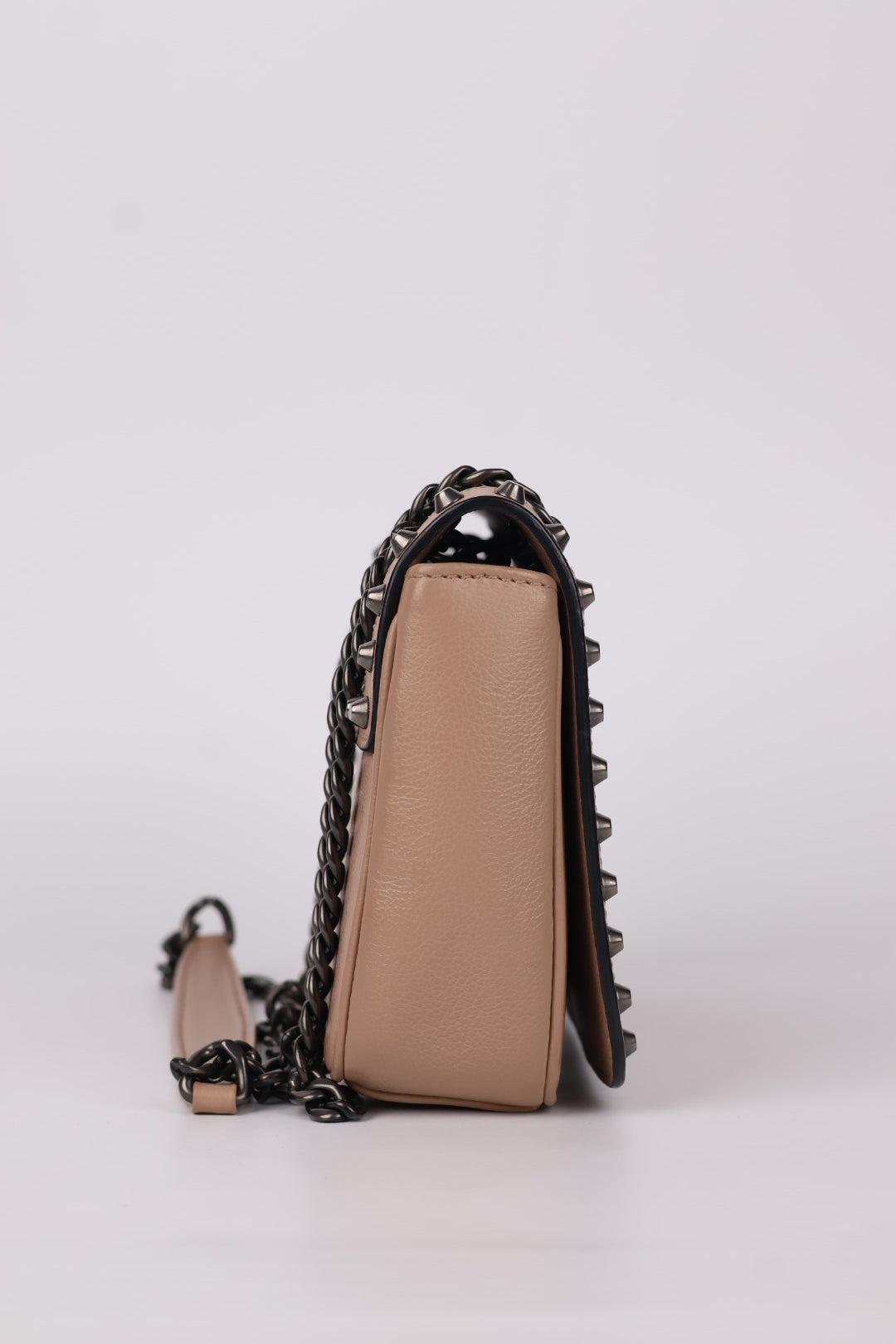 Prada Pattina Borchie in Pelle