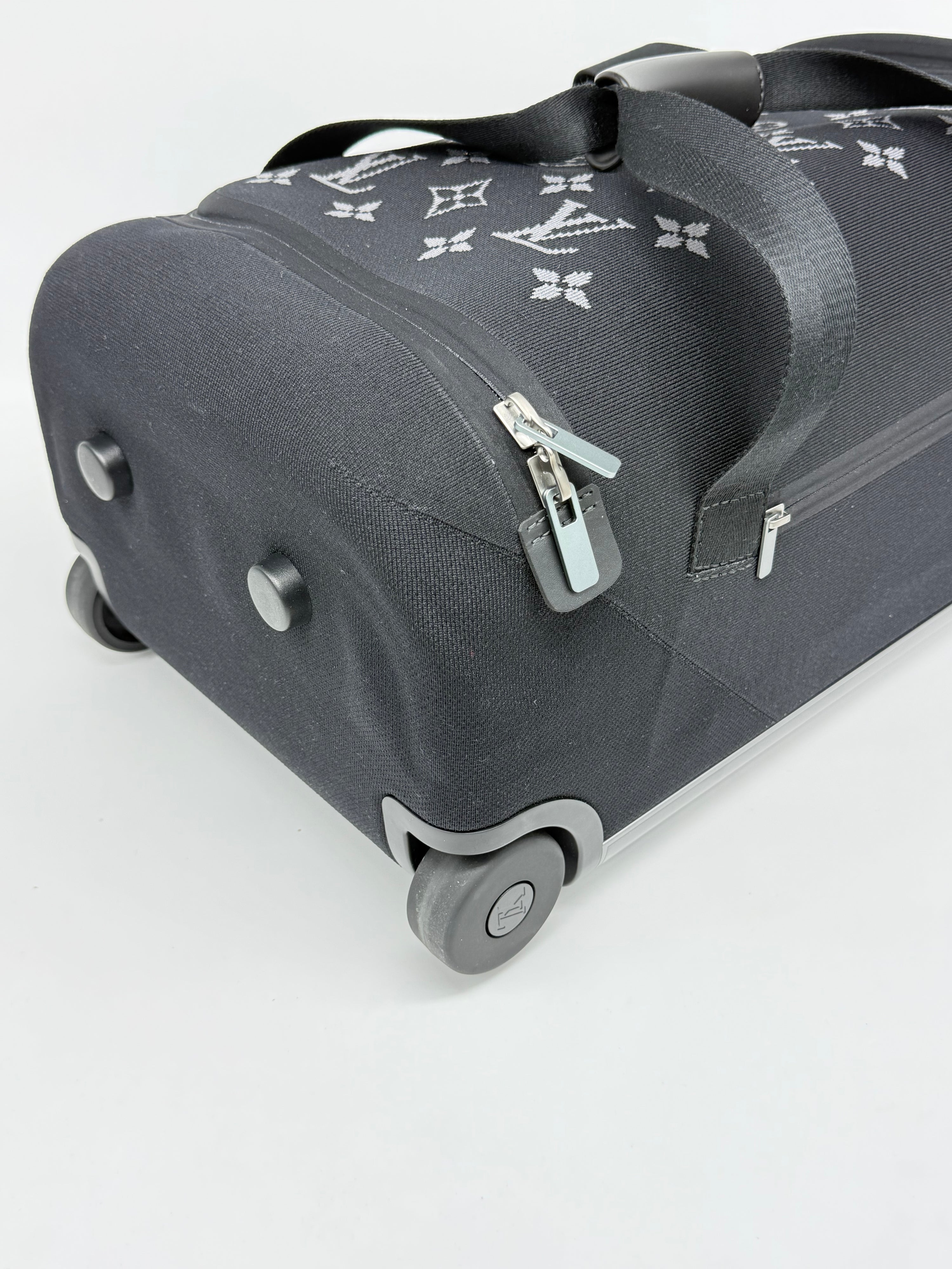 Louis Vuitton Horizon Duffle 55