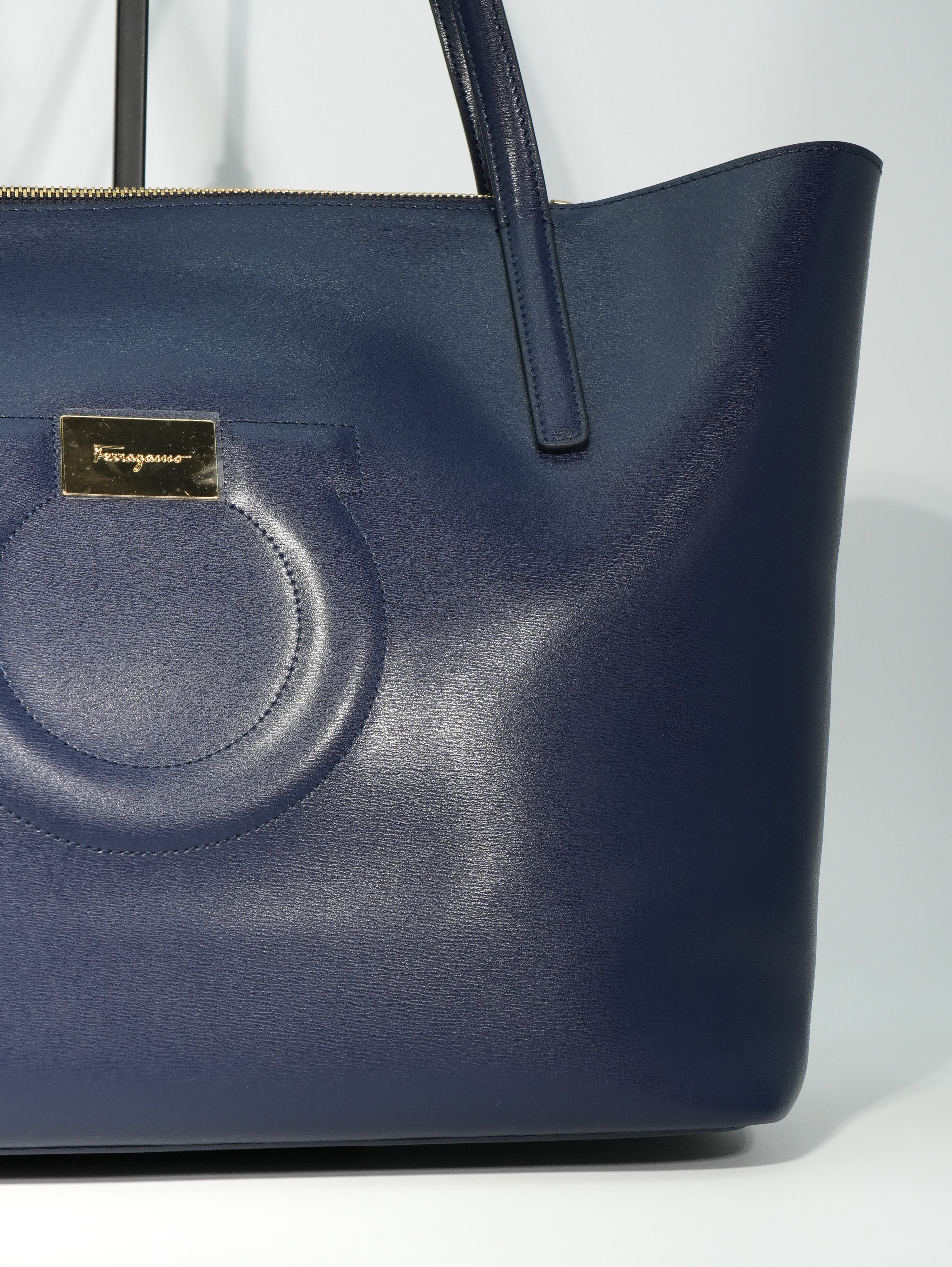 Ferragamo City Tote in Pelle