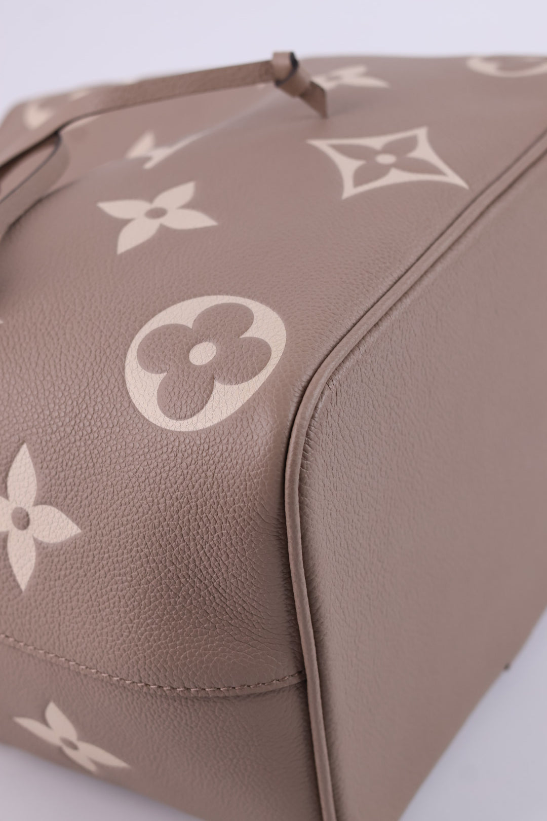 Louis Vuitton Neo Noé MM Empreinte