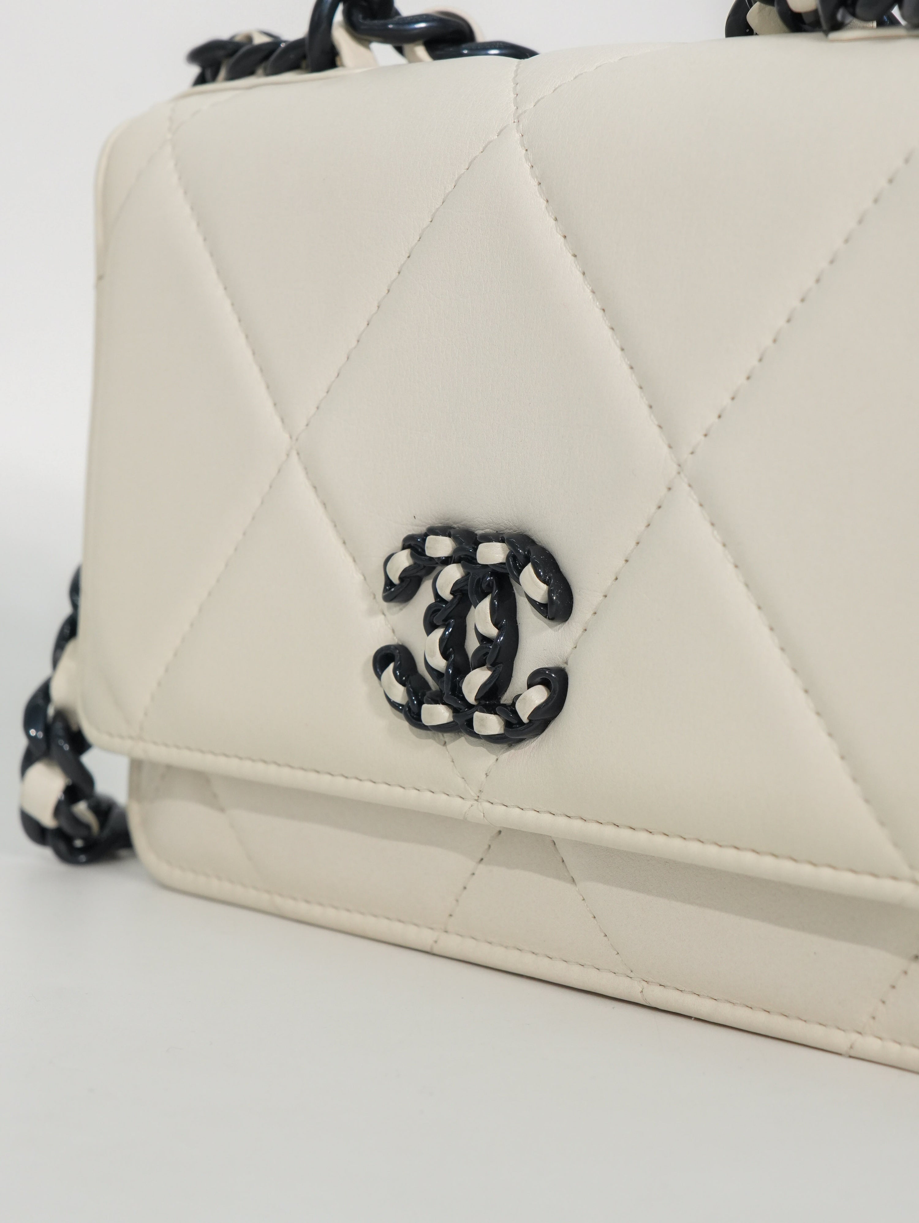 Chanel 19 Woc in Pelle