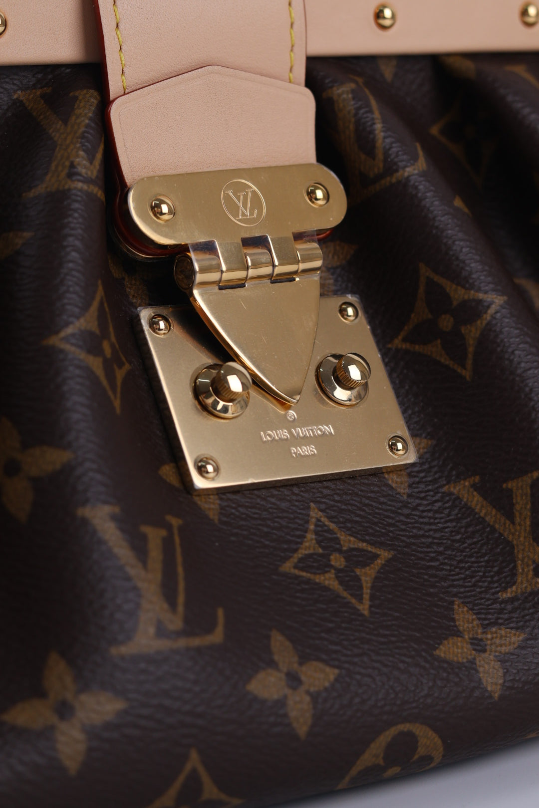 Louis Vuitton Clutch Monogram