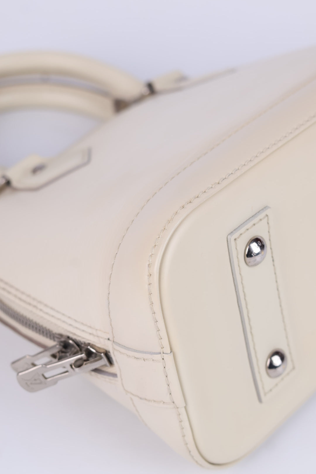 Louis Vuitton Alma BB Epi