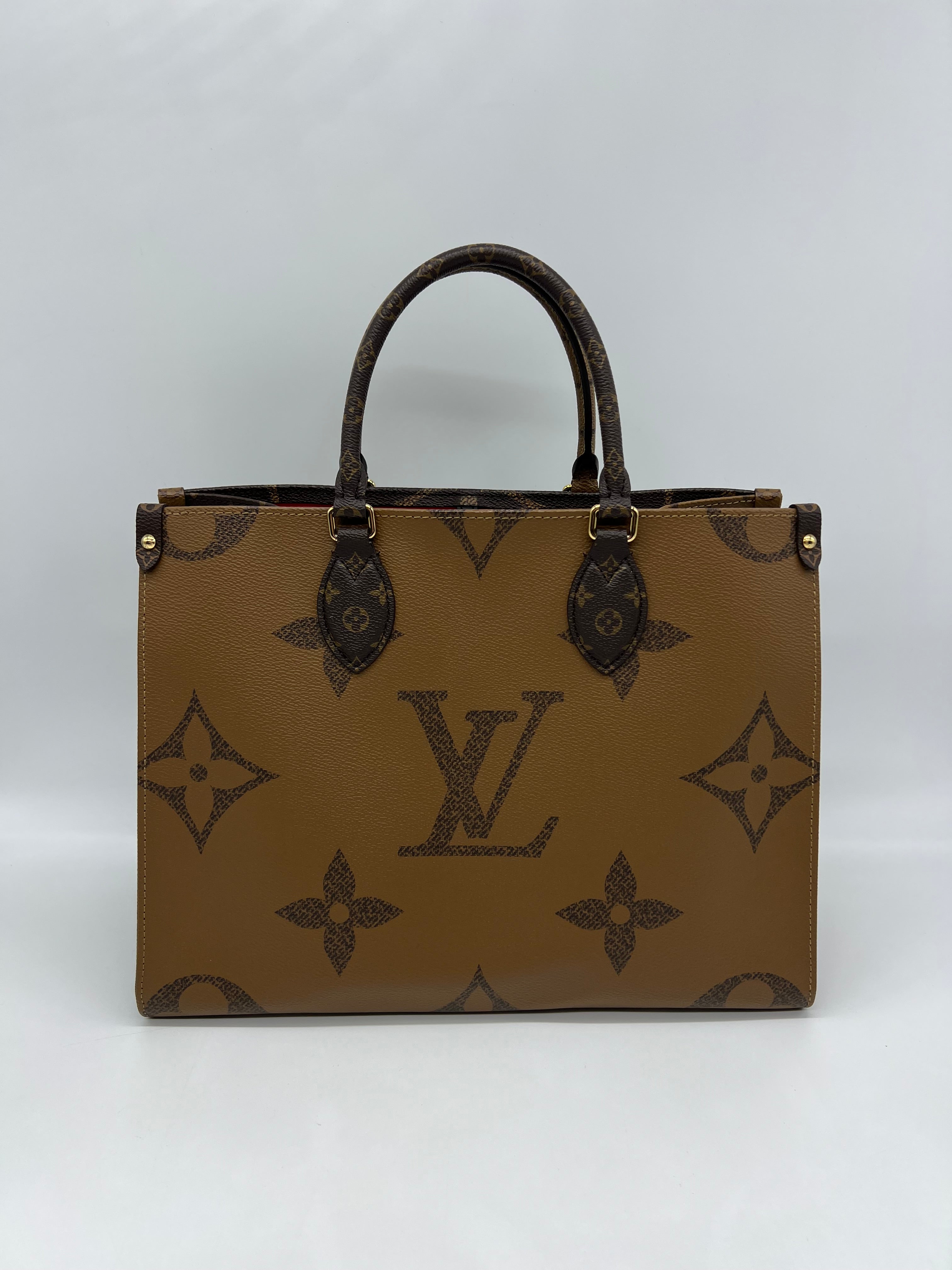 Louis Vuitton OnTheGo MM