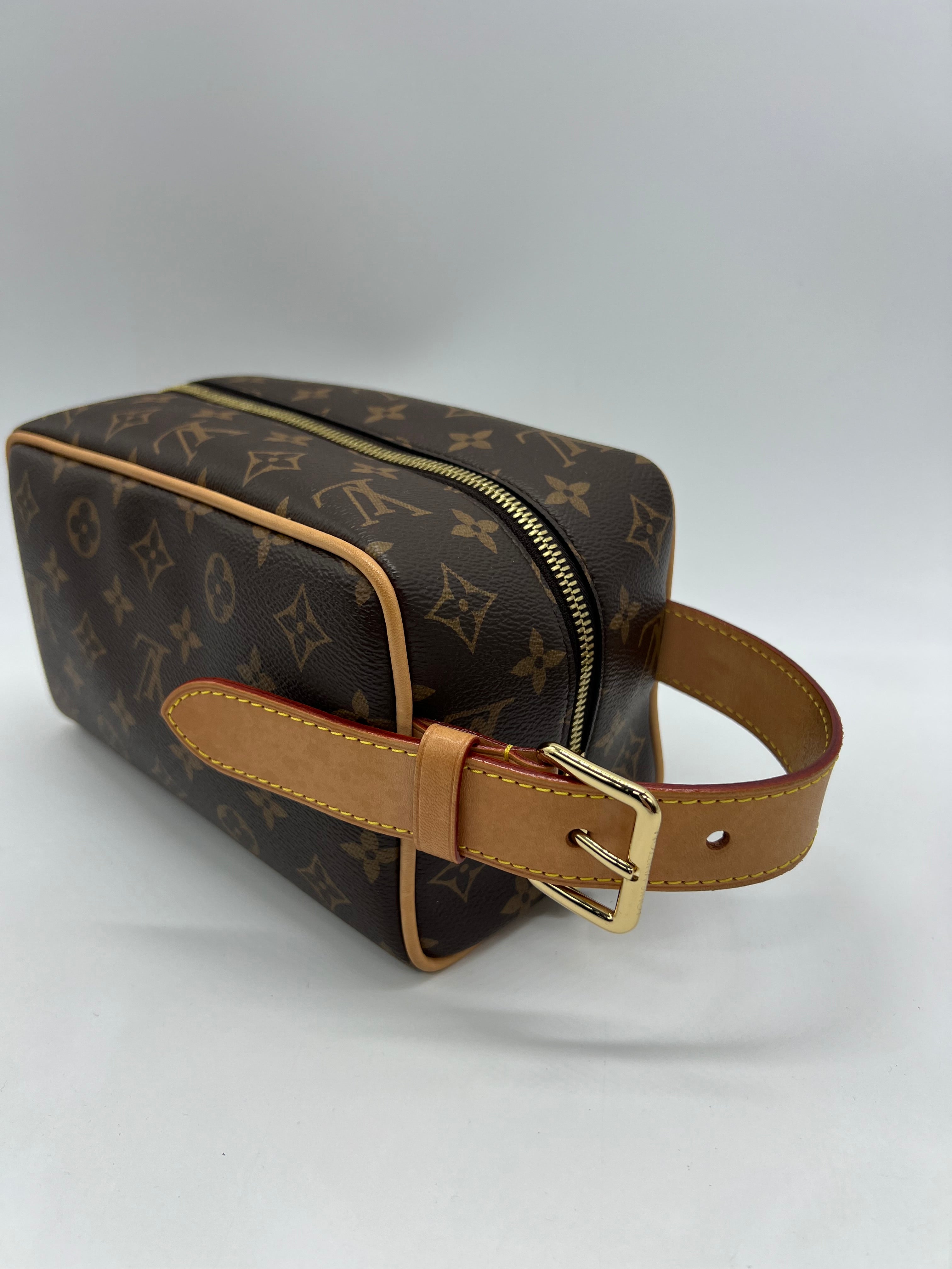 Louis Vuitton Trousse Toilette Locker Dopp Kit