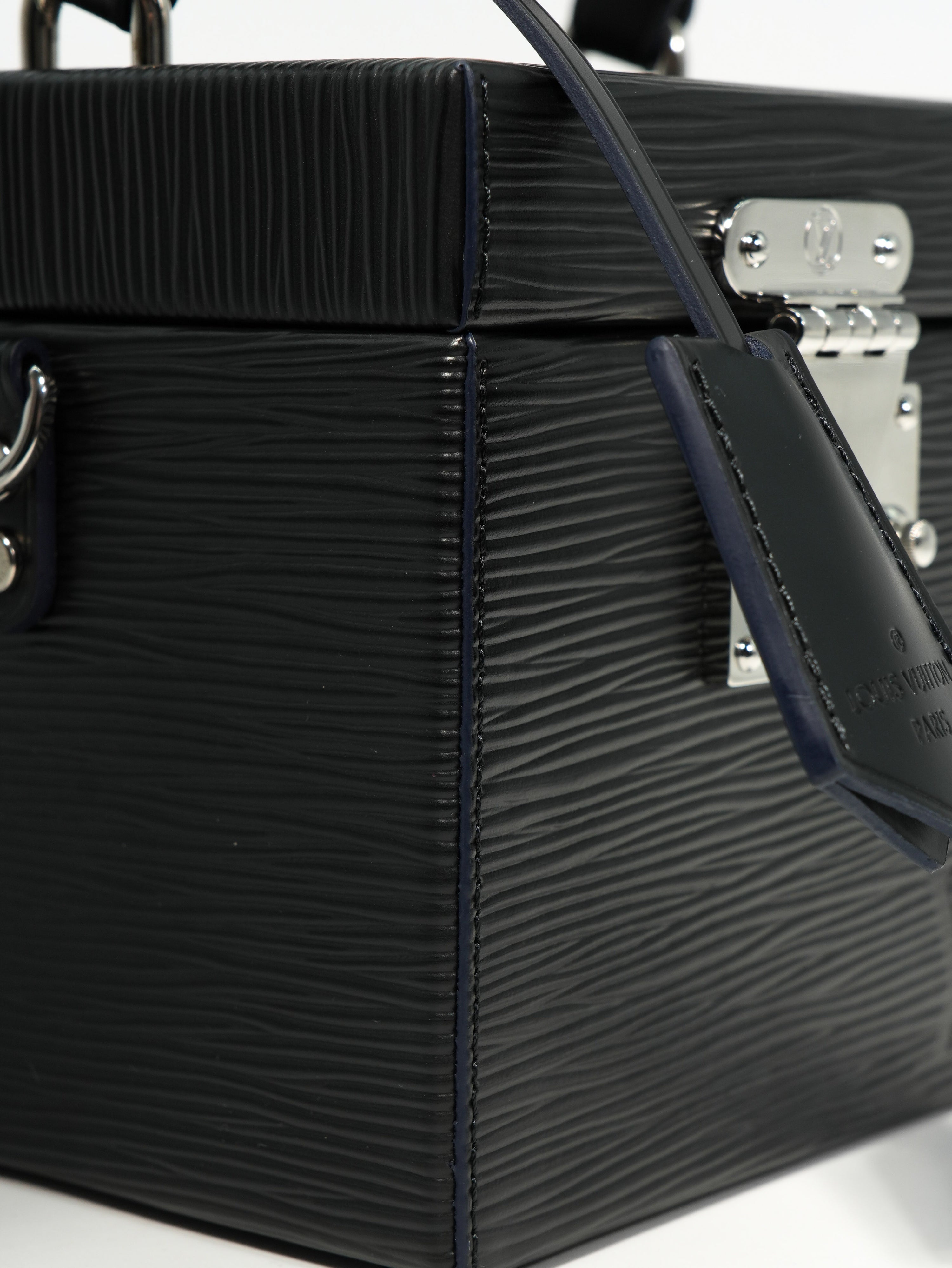 Louis Vuitton Bleecker Epi