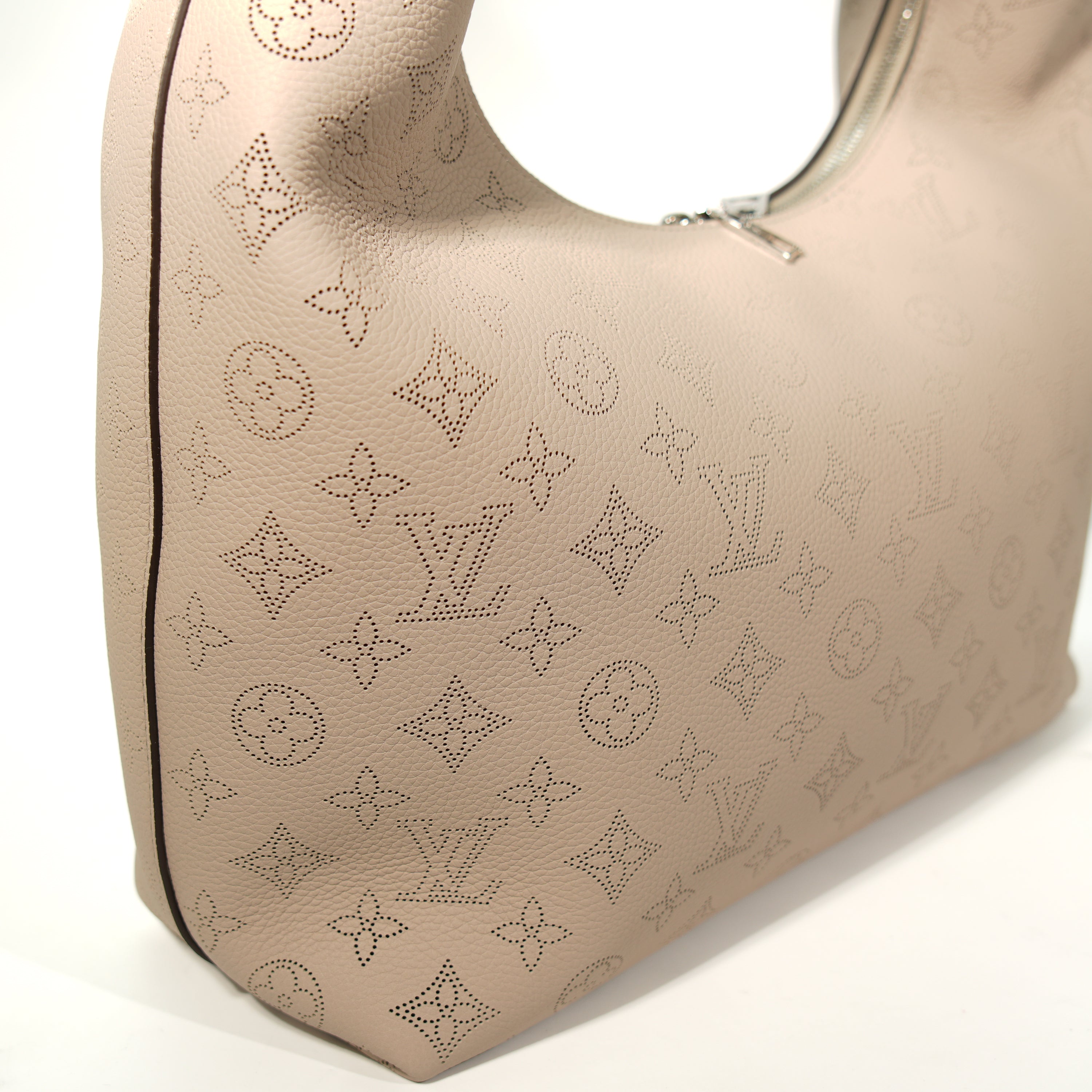 Louis Vuitton Why Knot MM Mahina