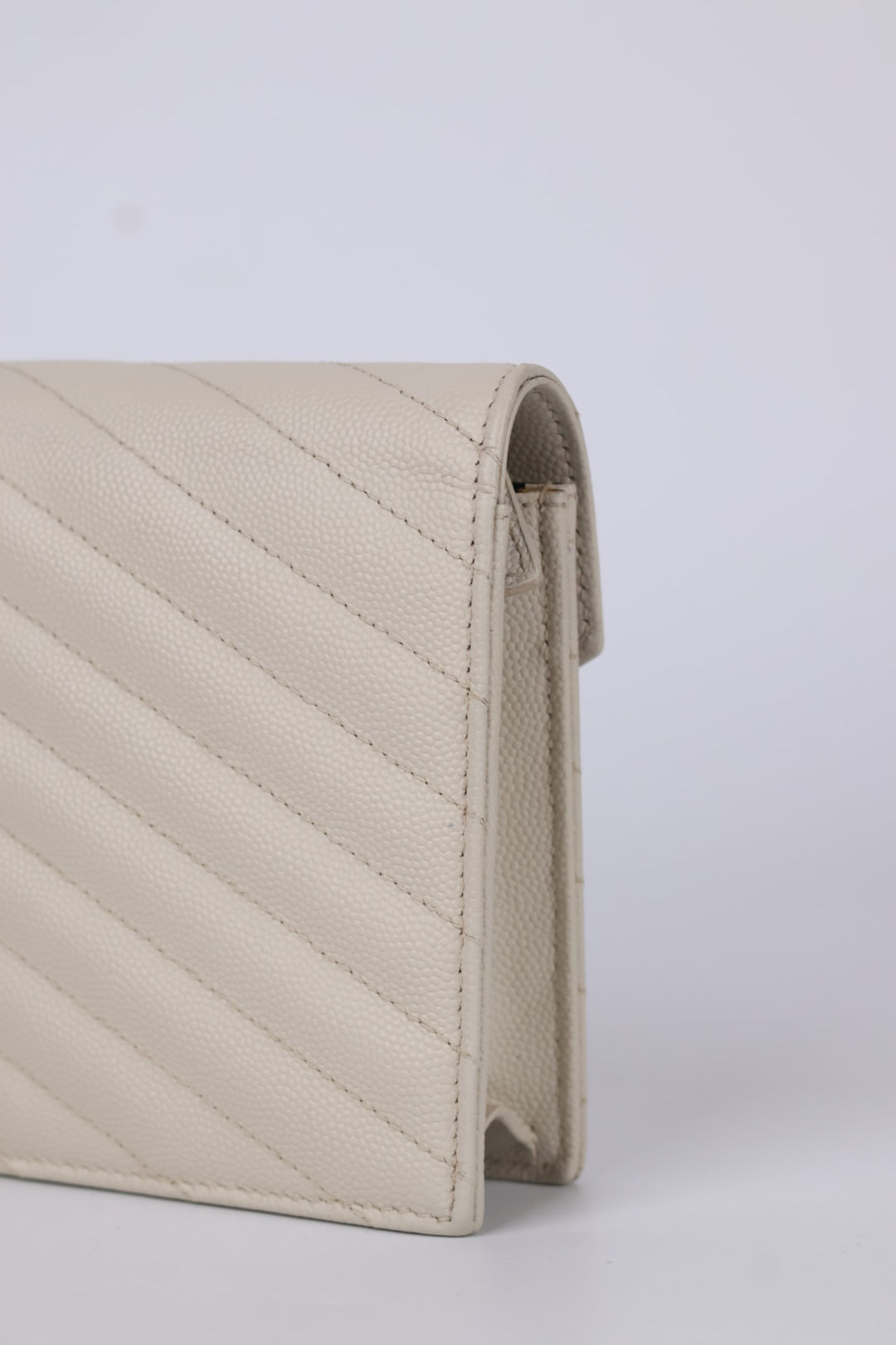 Saint Laurent Envelope Cassandre con Catena