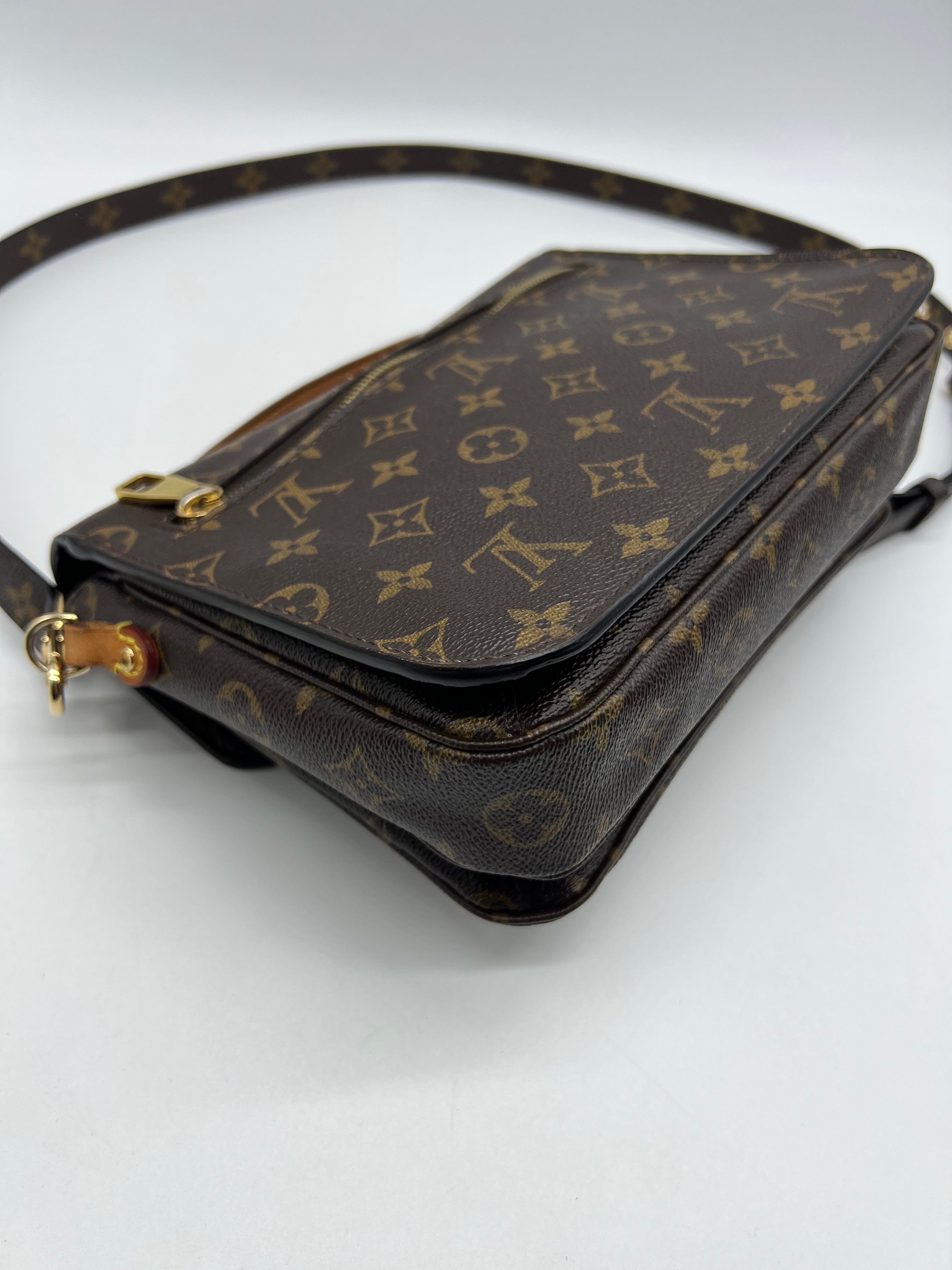 Louis Vuitton Métis Monogram