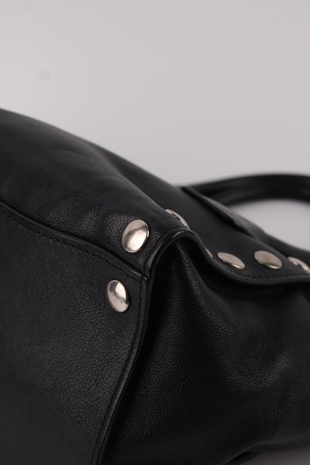 Prada Tote in Pelle Borchie
