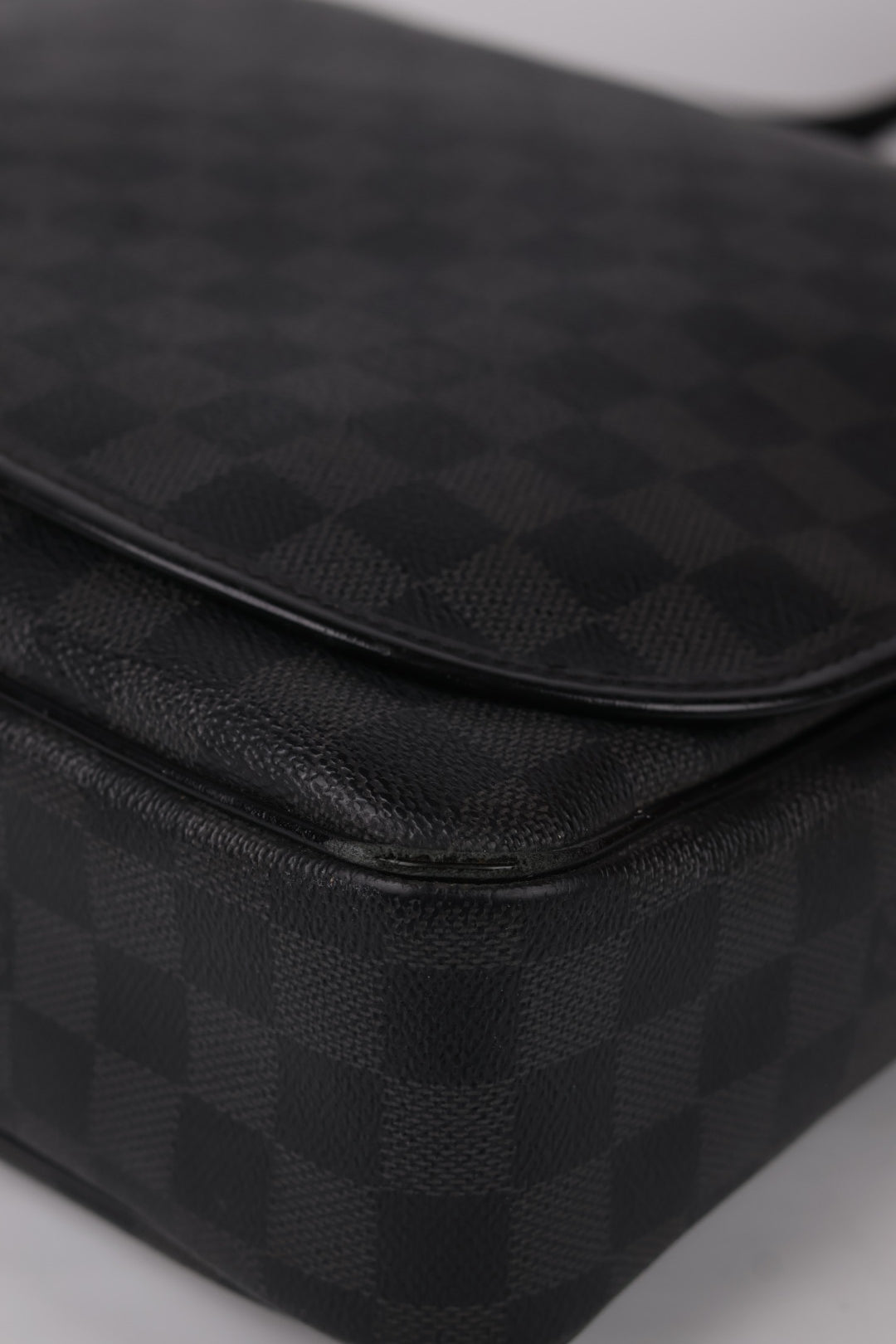 Louis Vuitton Abesses Messenger Damier Graphite