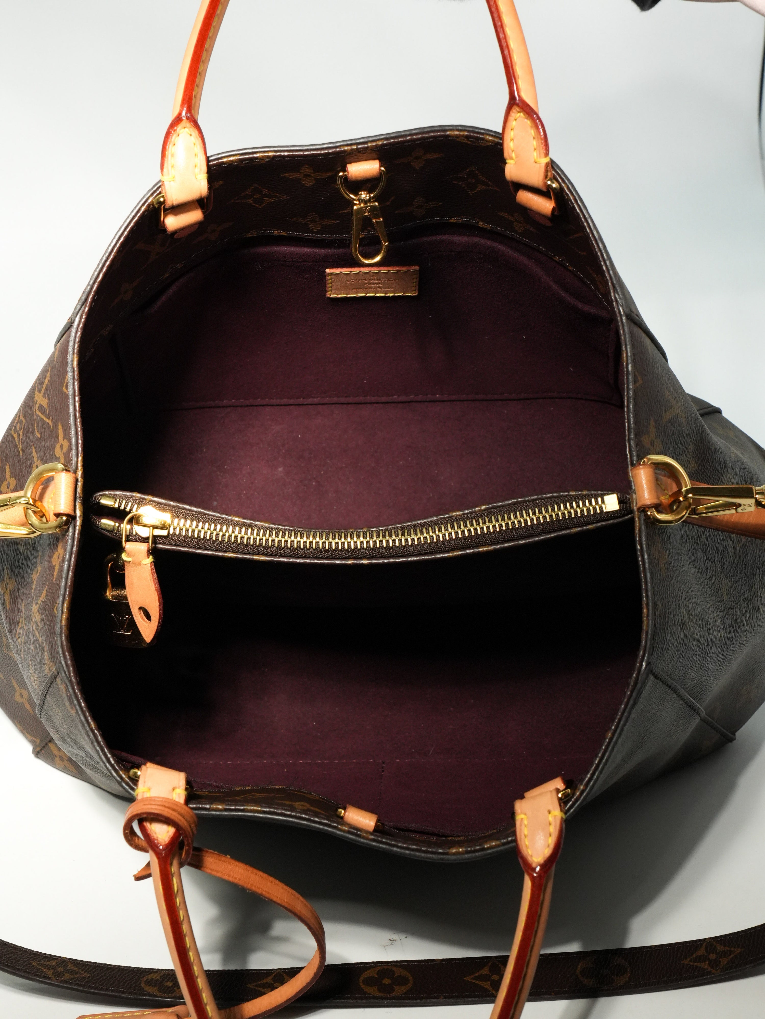Louis Vuitton Montaigne MM
