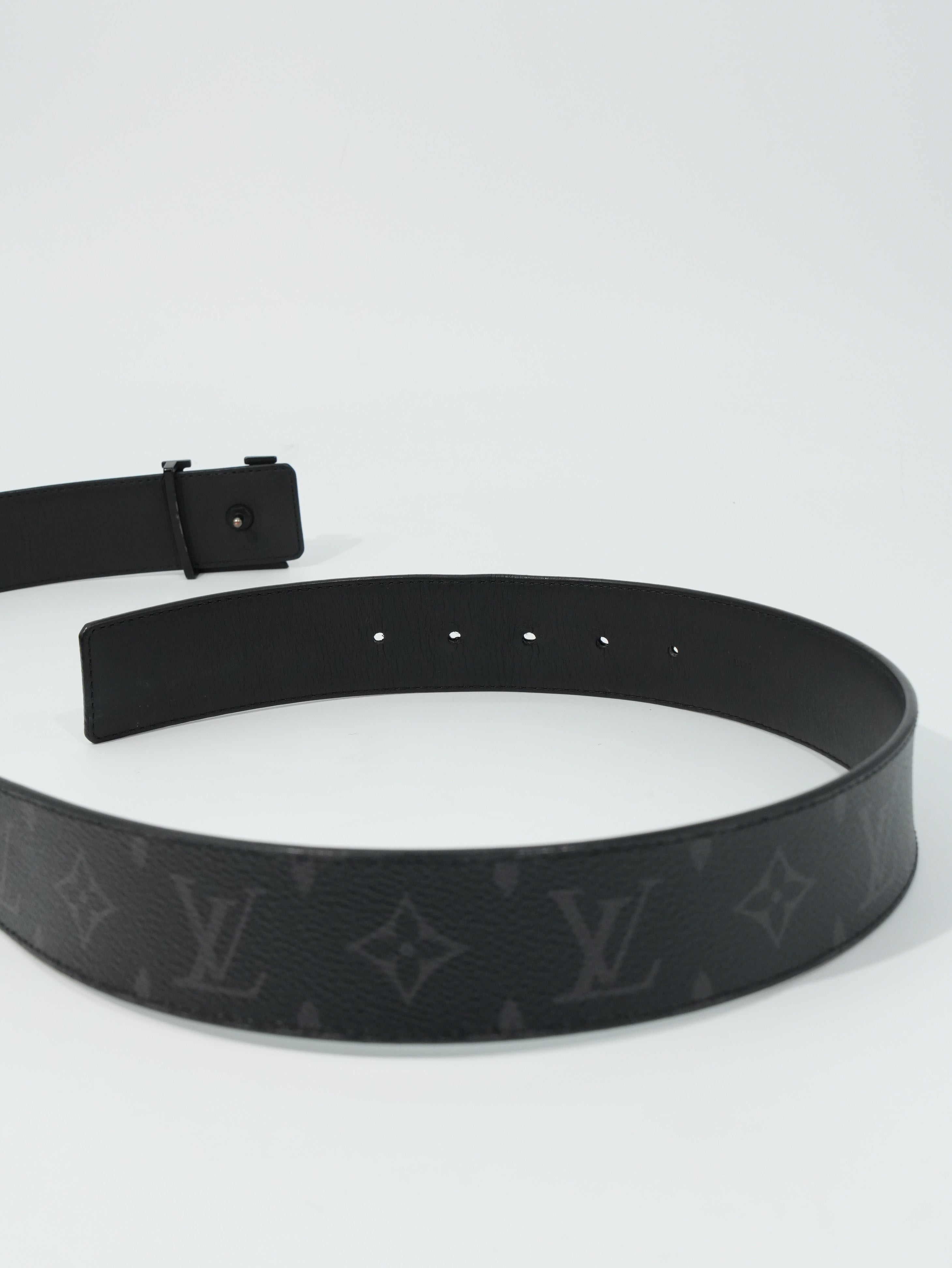 Louis Vuitton Cintura Initiales Monogram Eclipse