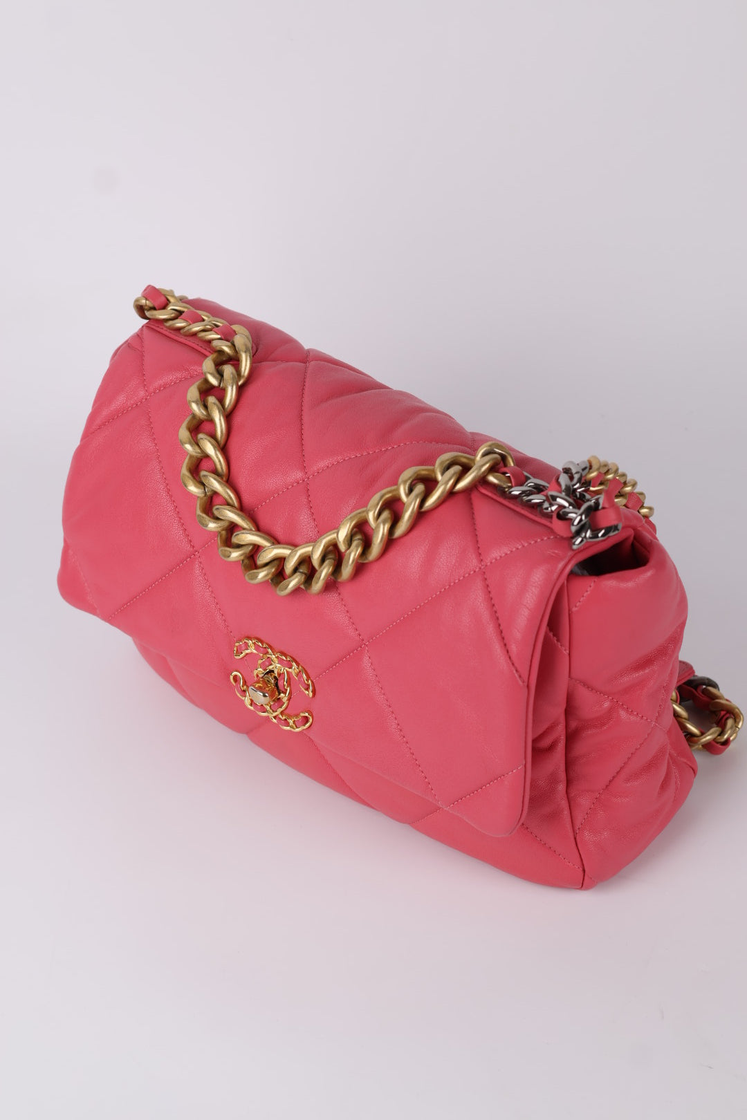 Chanel 19 Media in Pelle d’Agnello