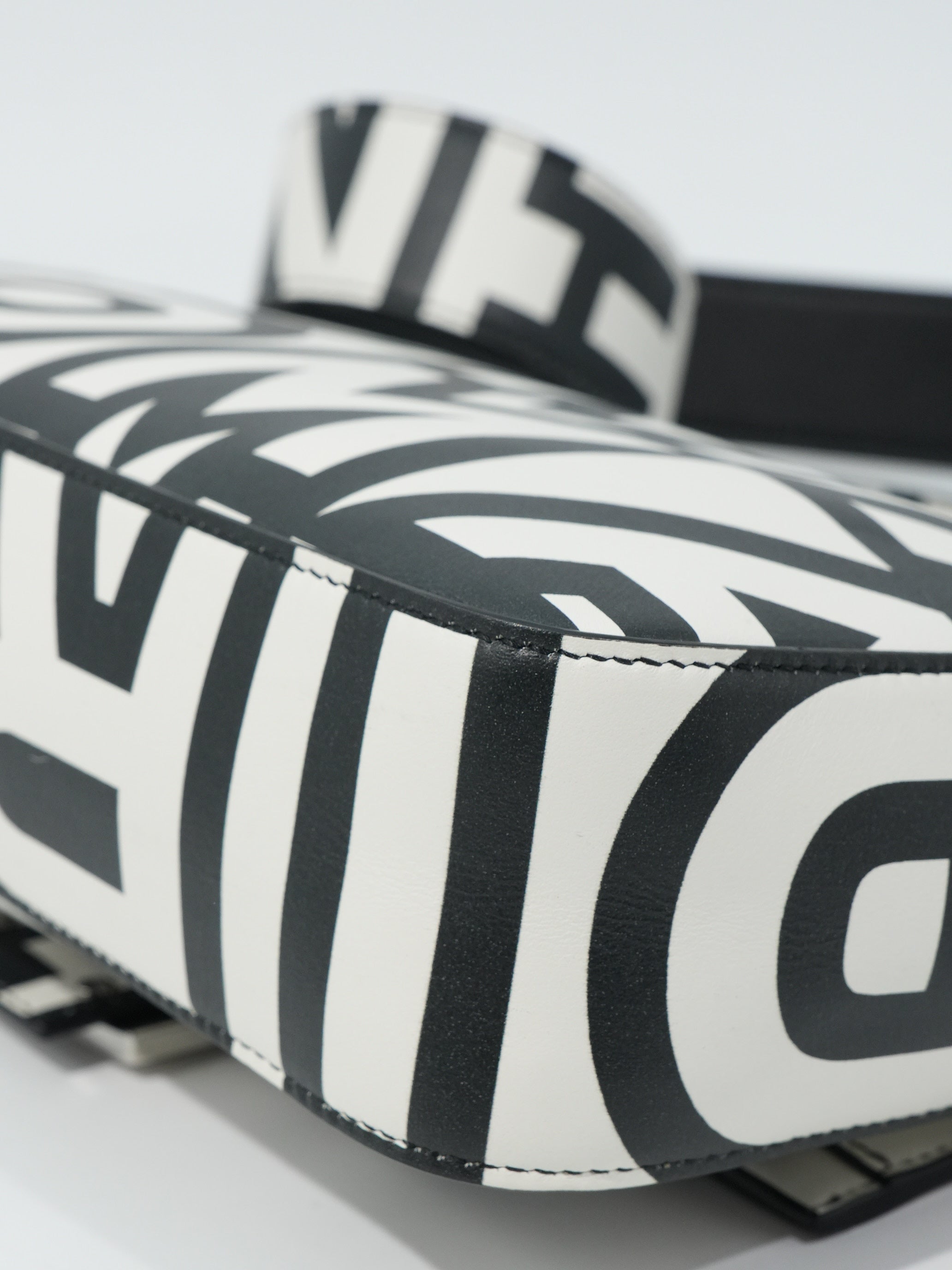 Fendi Baguette Media Marc Jacobs