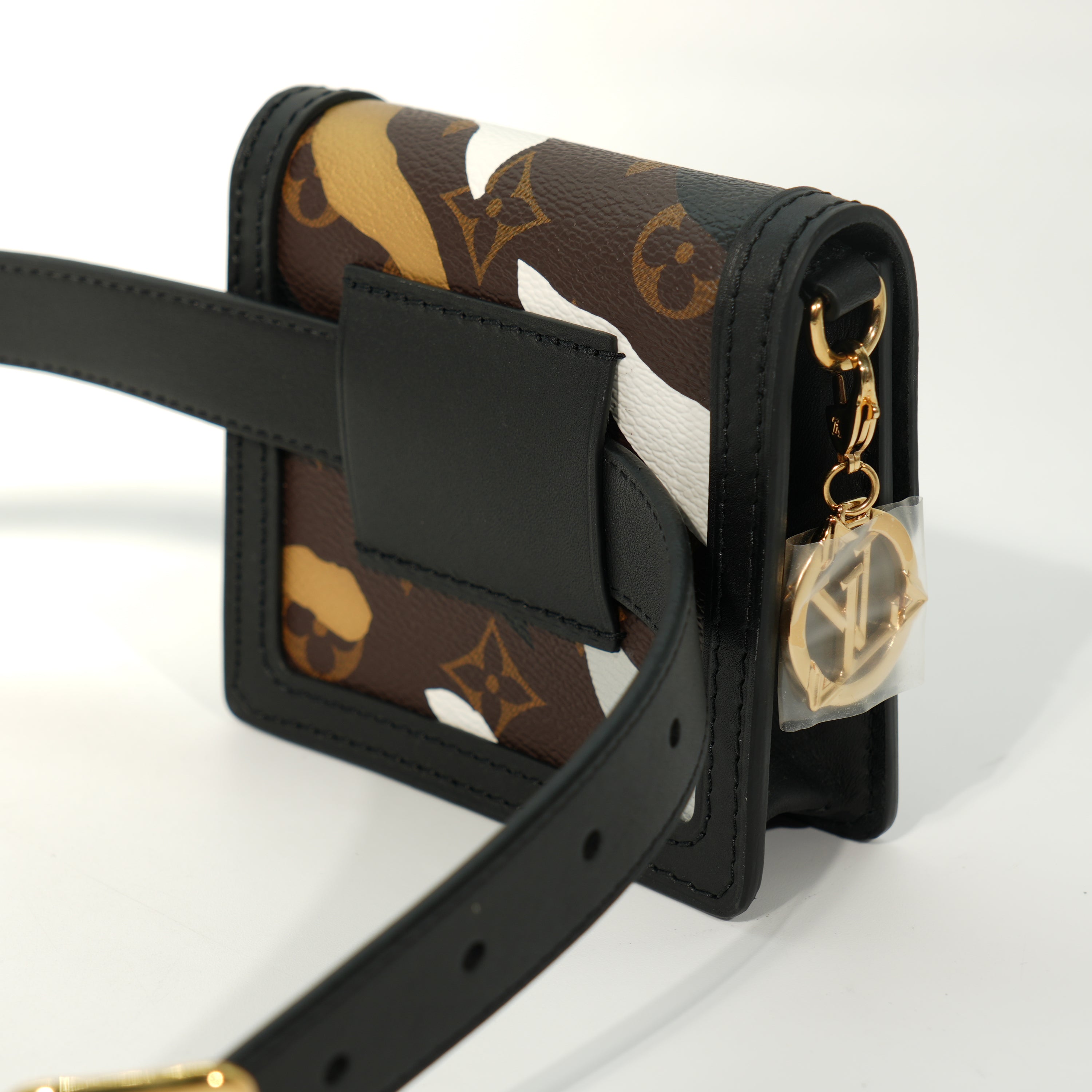 Louis Vuitton Marsupio Dauphine x LOL