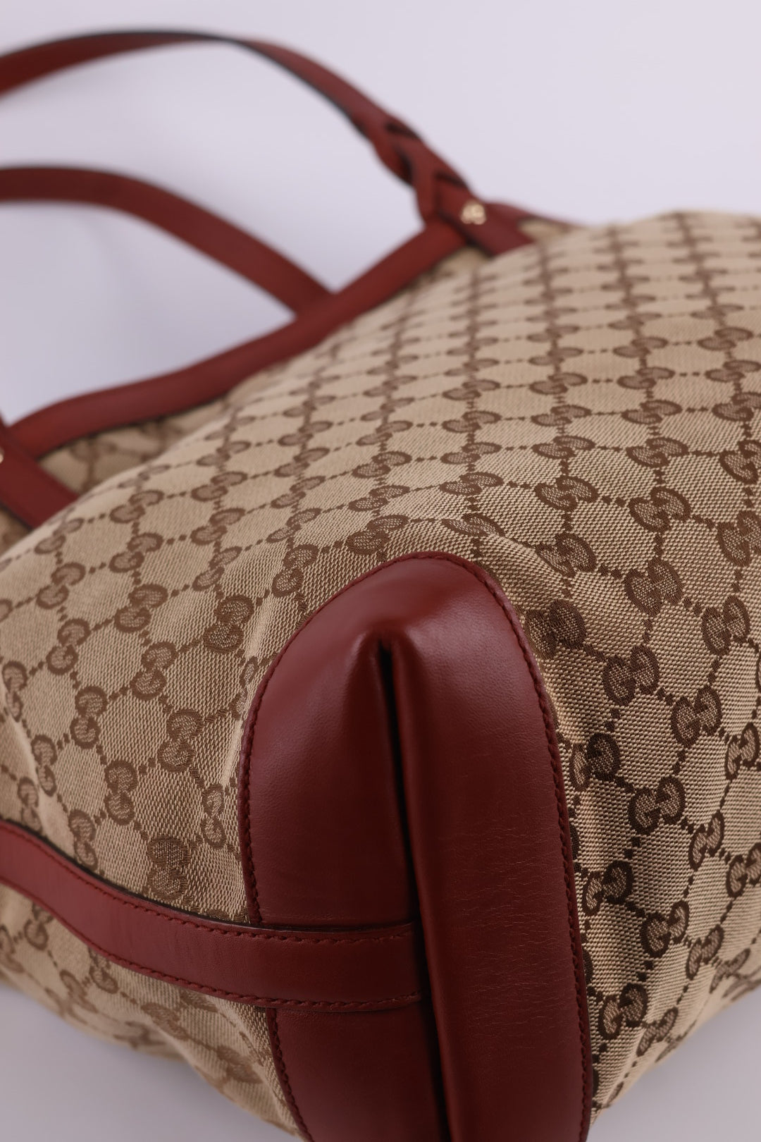 Gucci Tote GG Wave