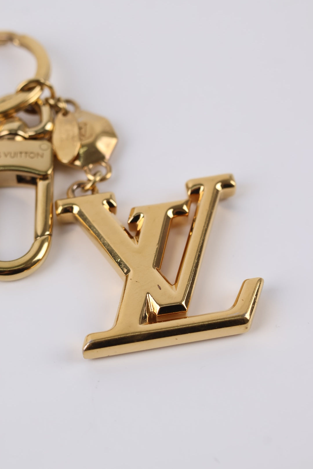 Louis Vuitton Charm LV Facettes  