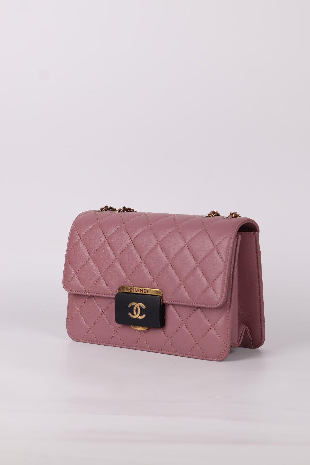 Chanel Beauty Lock Matelassé