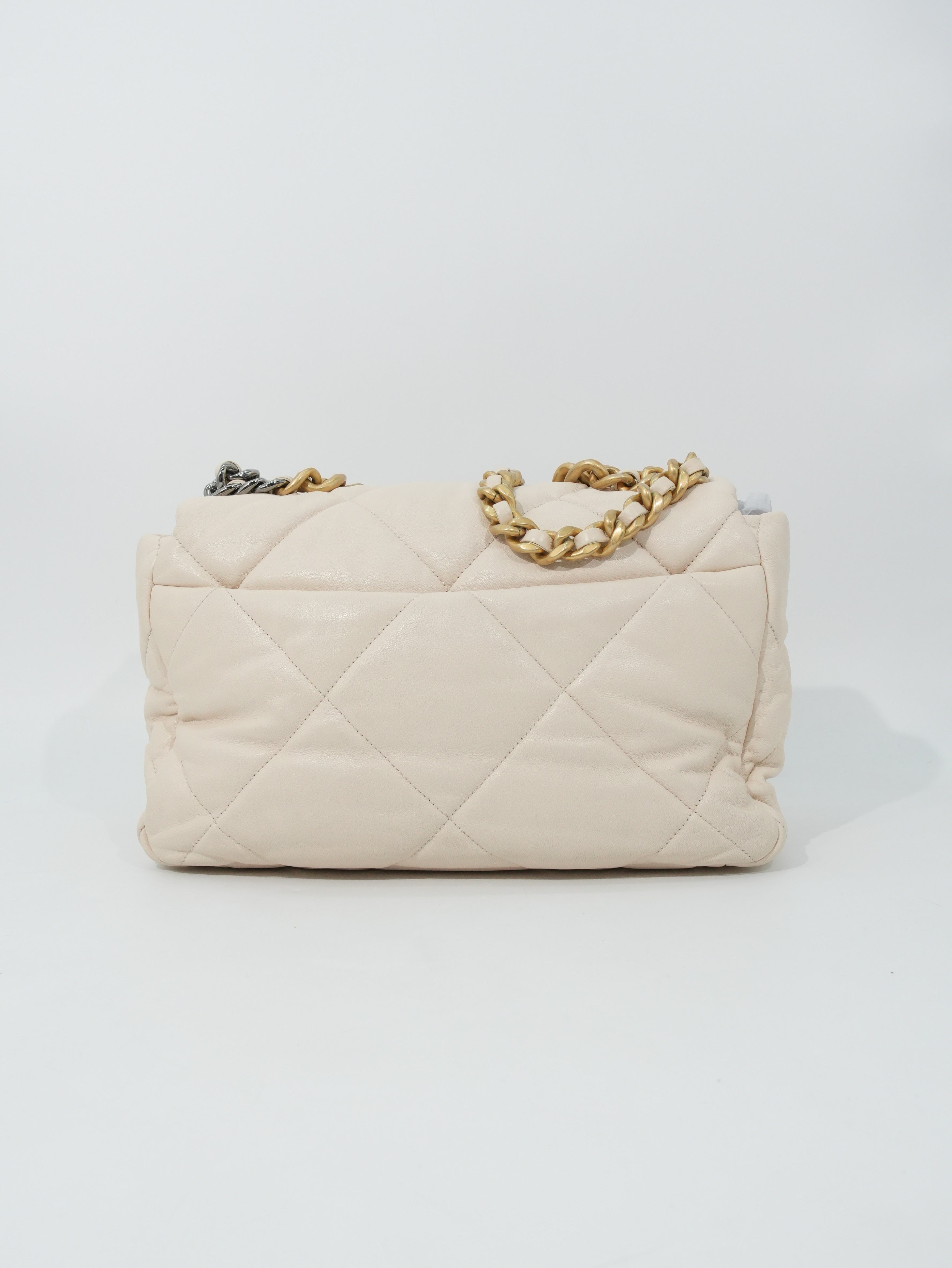 Chanel 19 Large in Pelle d’Agnello