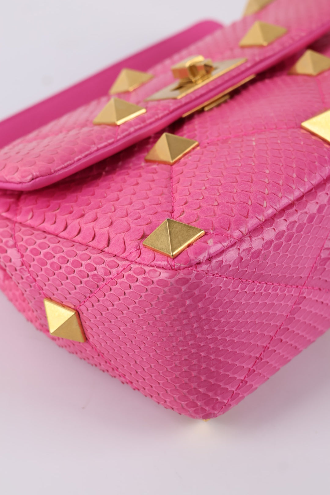 Valentino Roman Stud Pitone