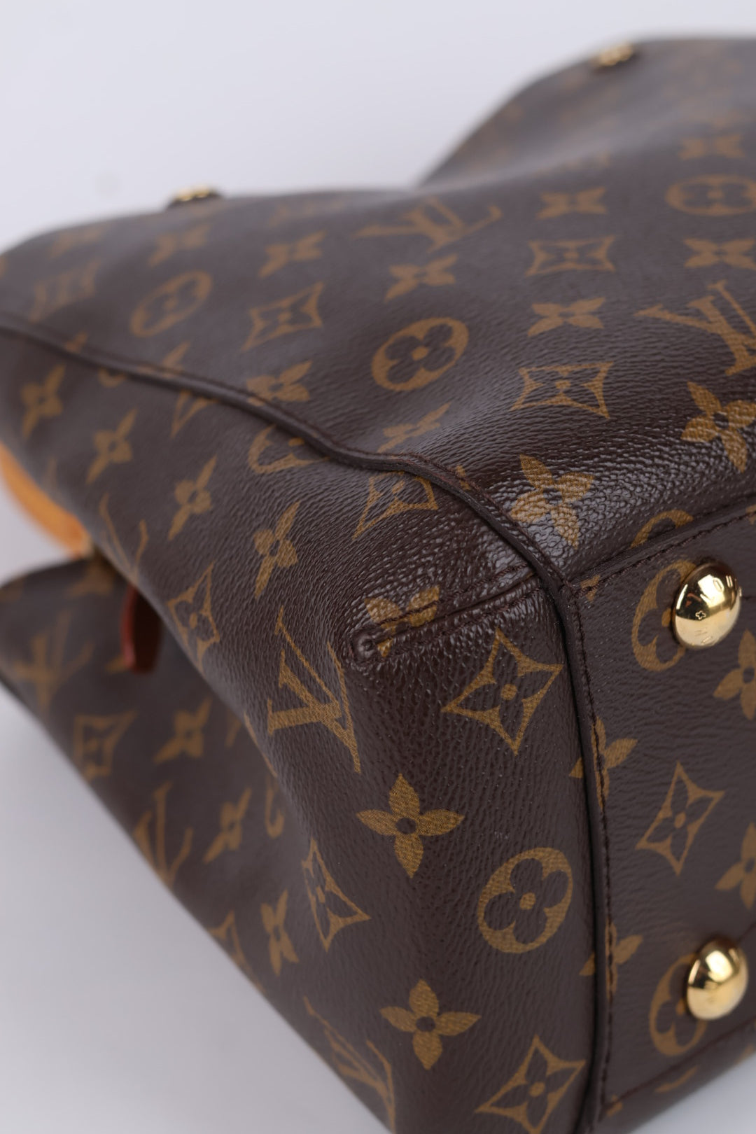 Louis Vuitton Montaigne MM