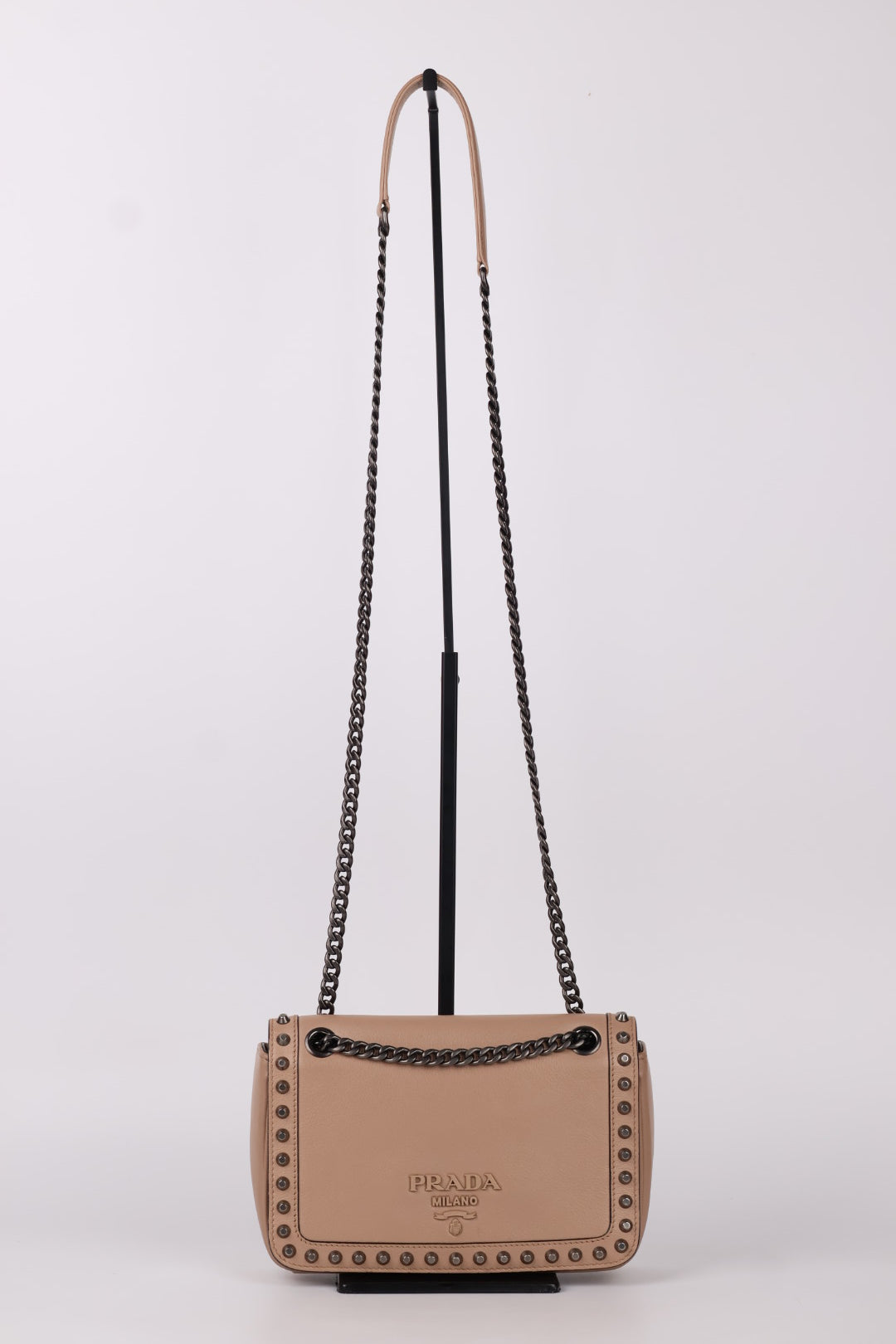 Prada Pattina Borchie in Pelle