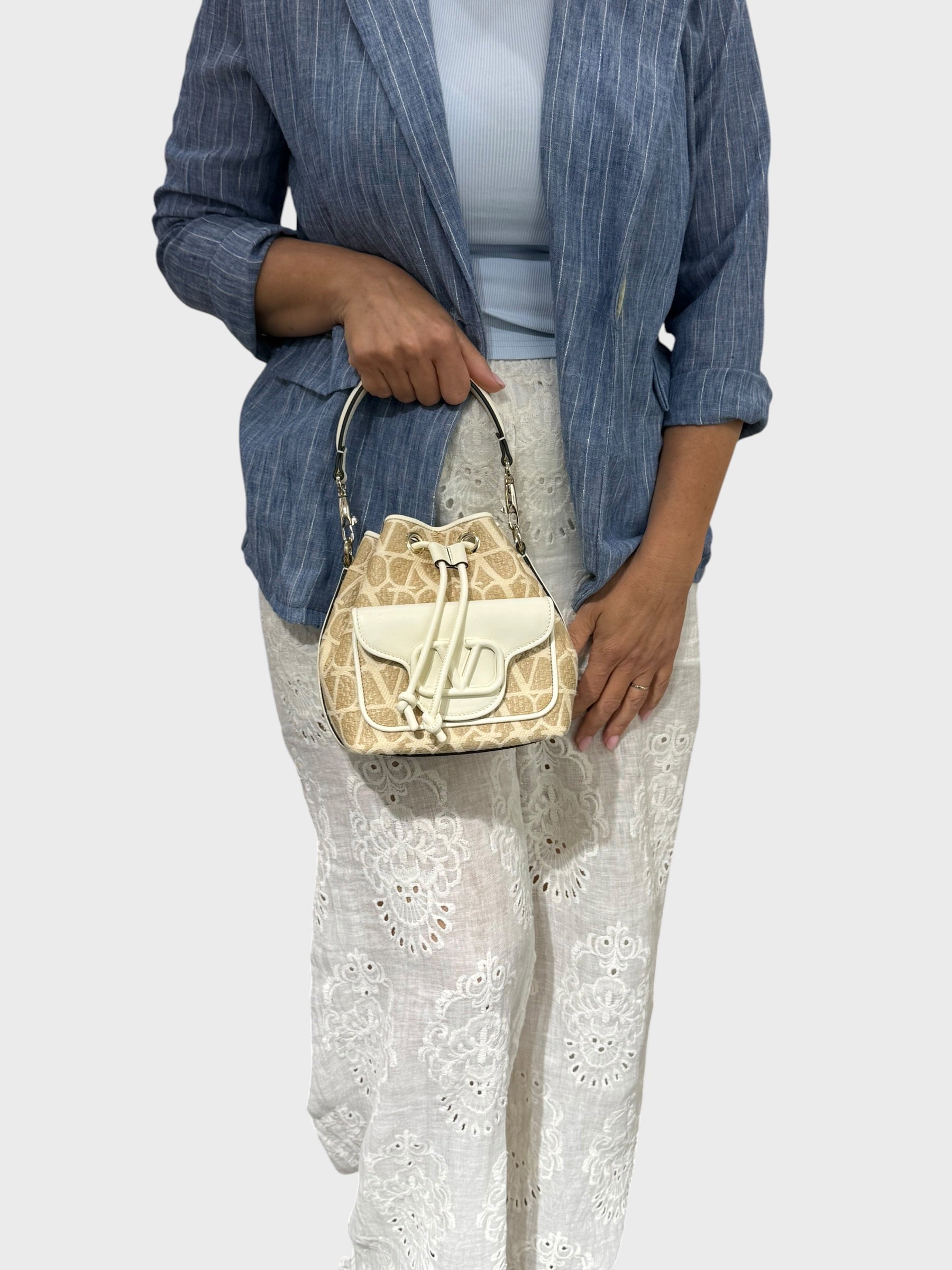 Valentino Bucket Locò Iconographe
