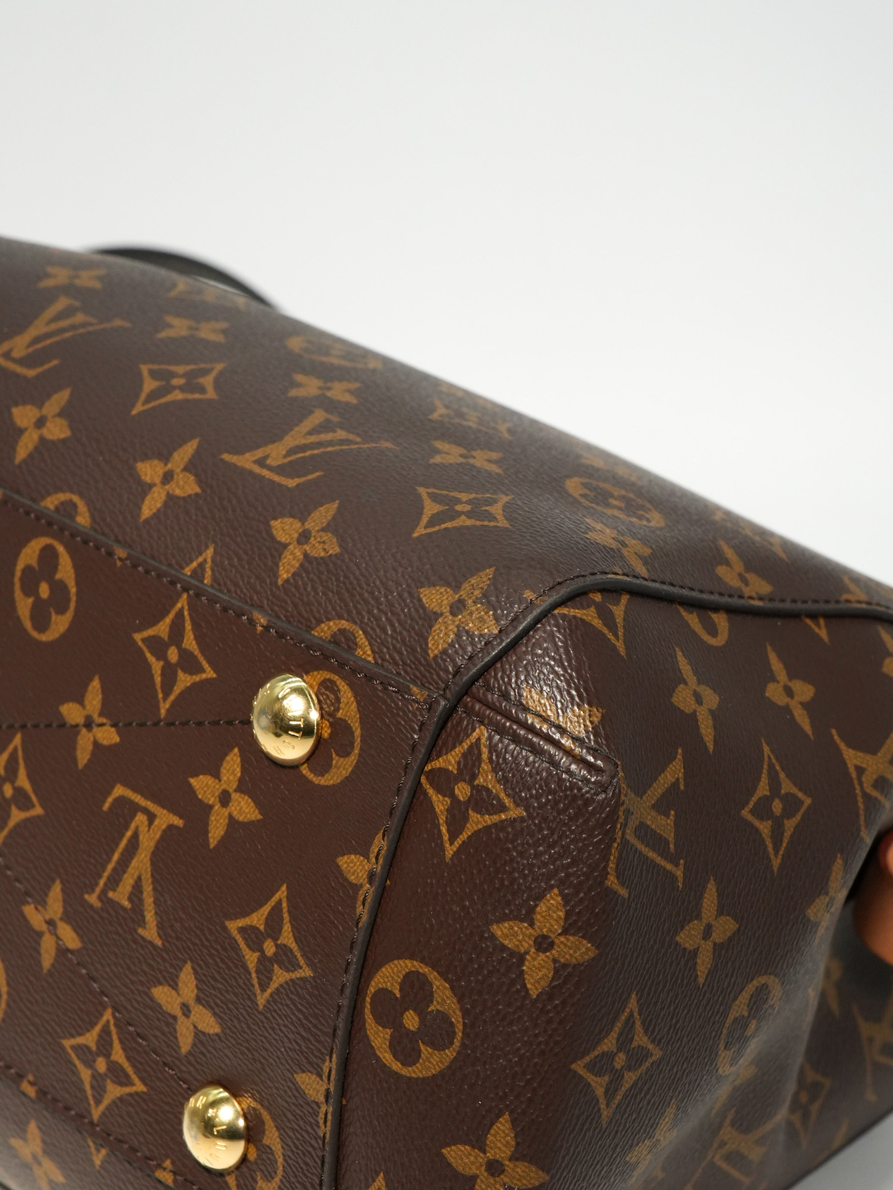 Louis Vuitton Montaigne MM