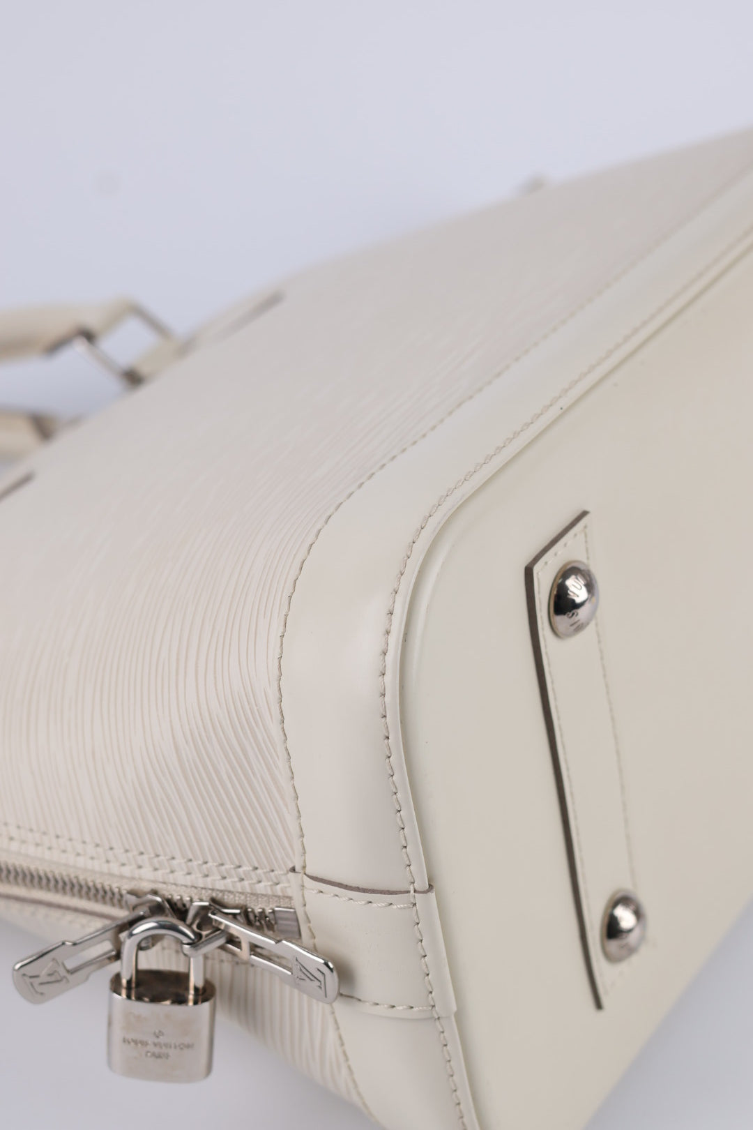 Louis Vuitton Alma in pelle Epi