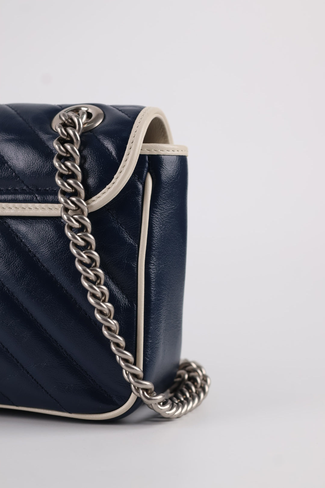 Gucci Marmont Media in Pelle