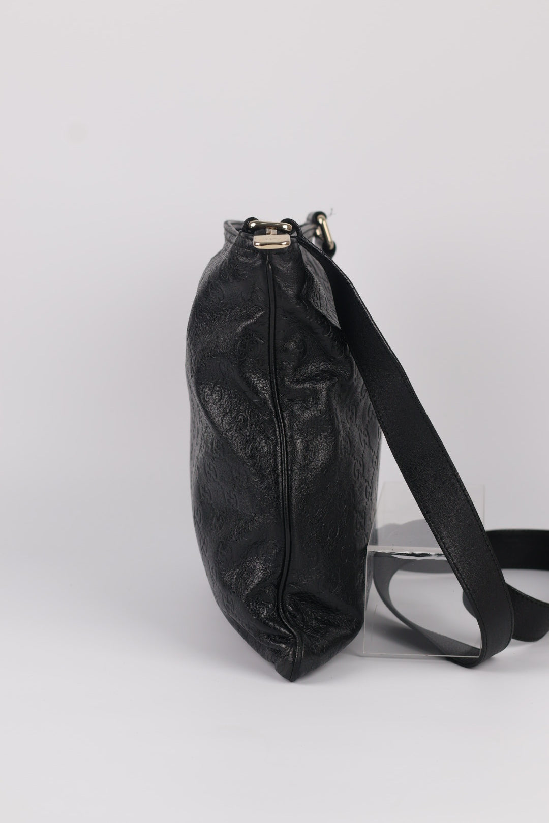 Gucci Messenger GG Signature